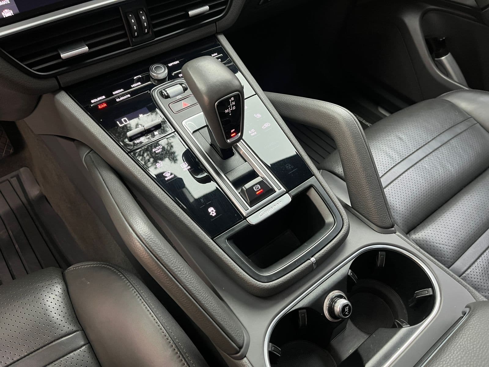 Porsche Cayenne Modelo 2020 12