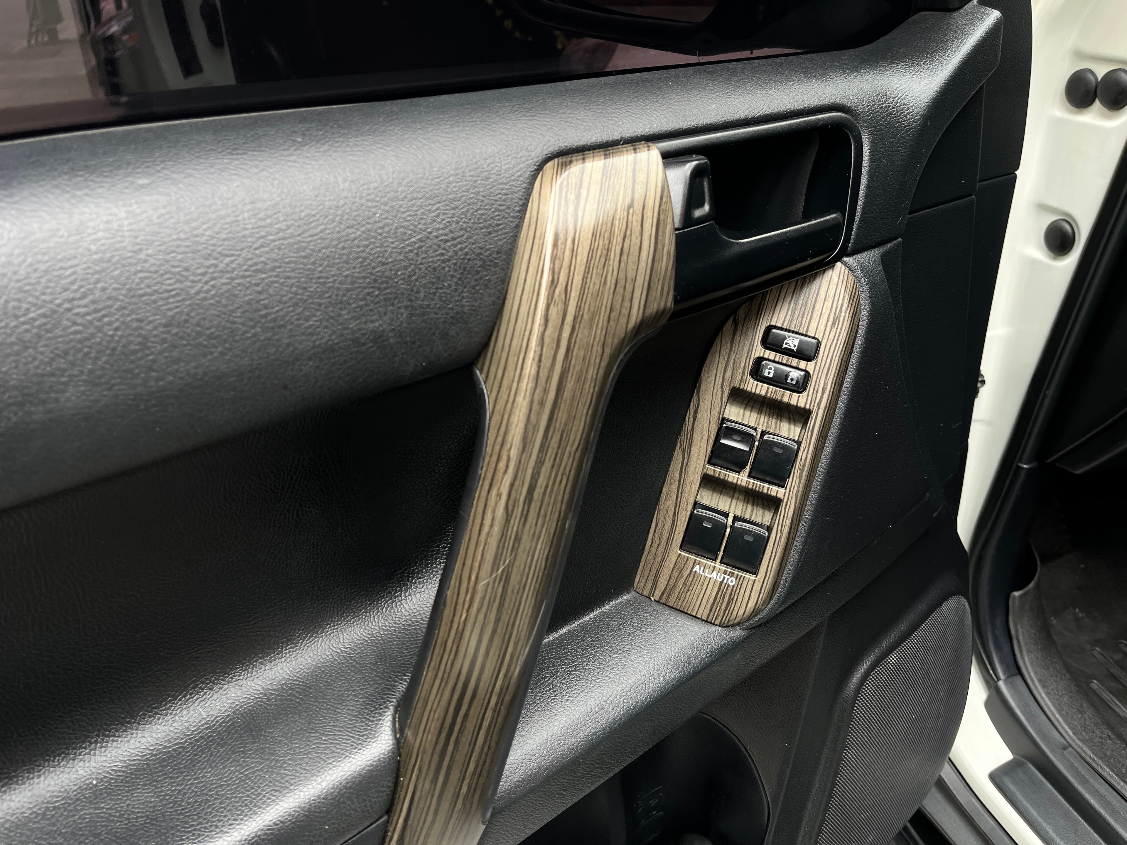 Toyota Prado TX Modelo 2014 8