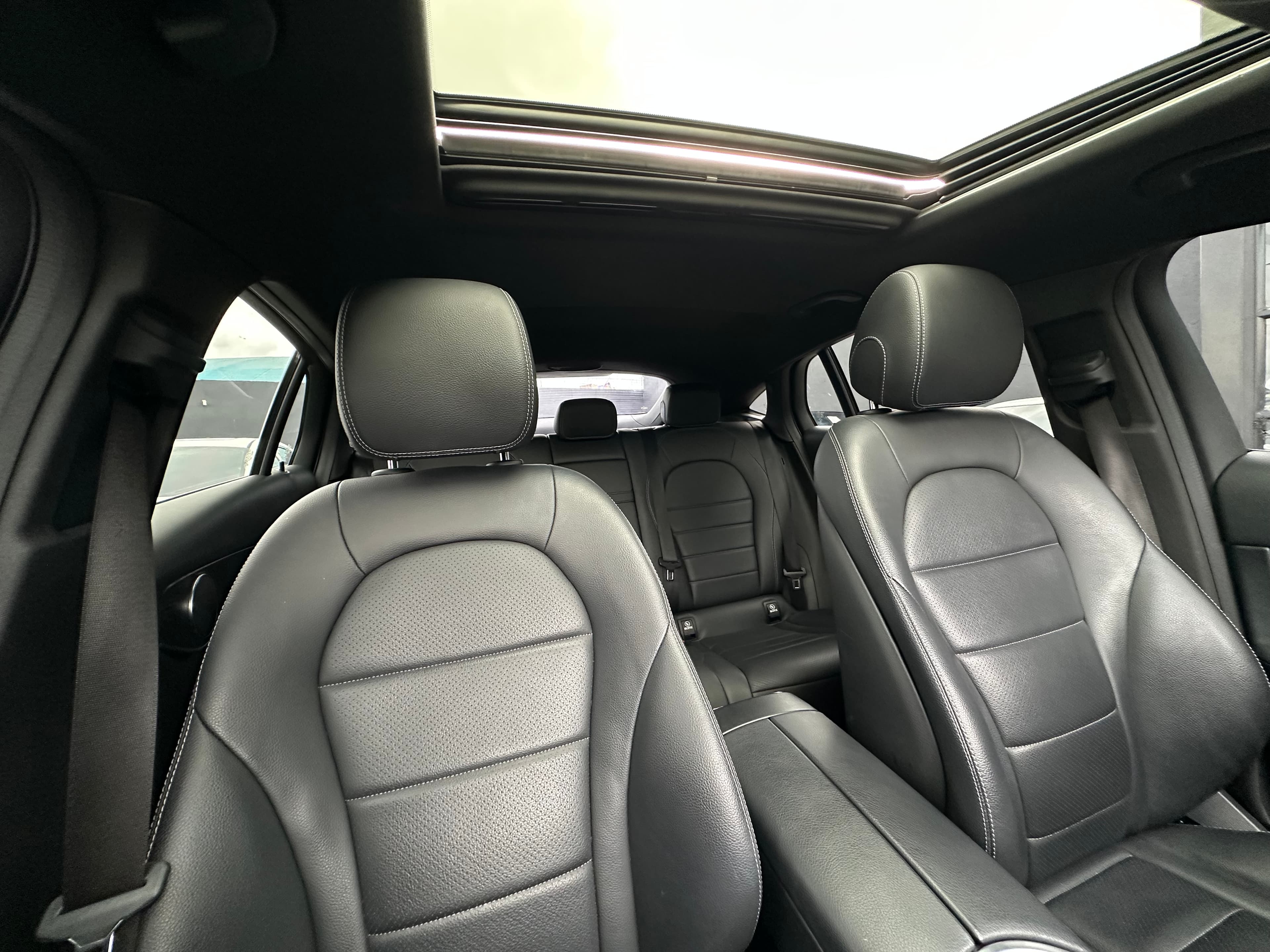 Mercedes Benz GLC 350E 4MATIC Modelo 2019 24