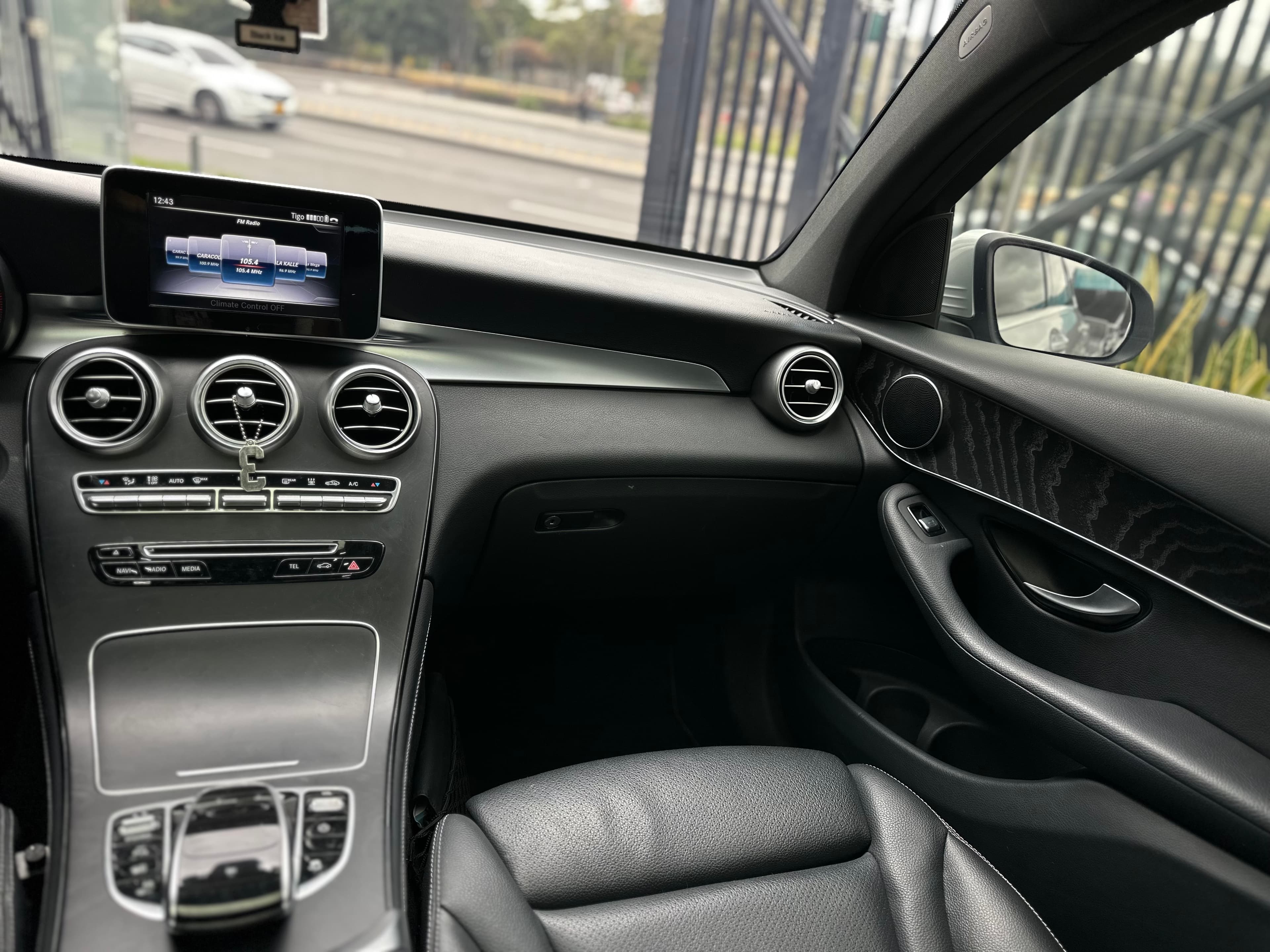 Mercedes Benz GLC 350E 4MATIC Modelo 2019 13