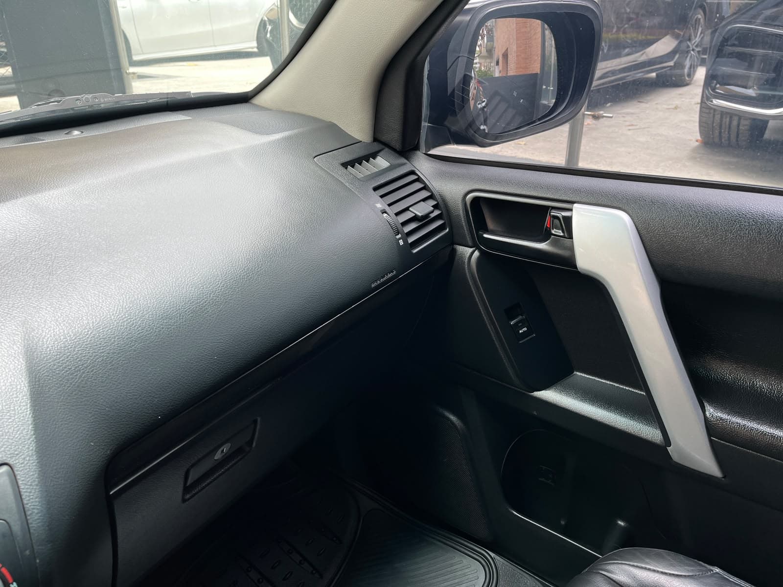 Toyota Prado TX BLINDADA Modelo 2014 10