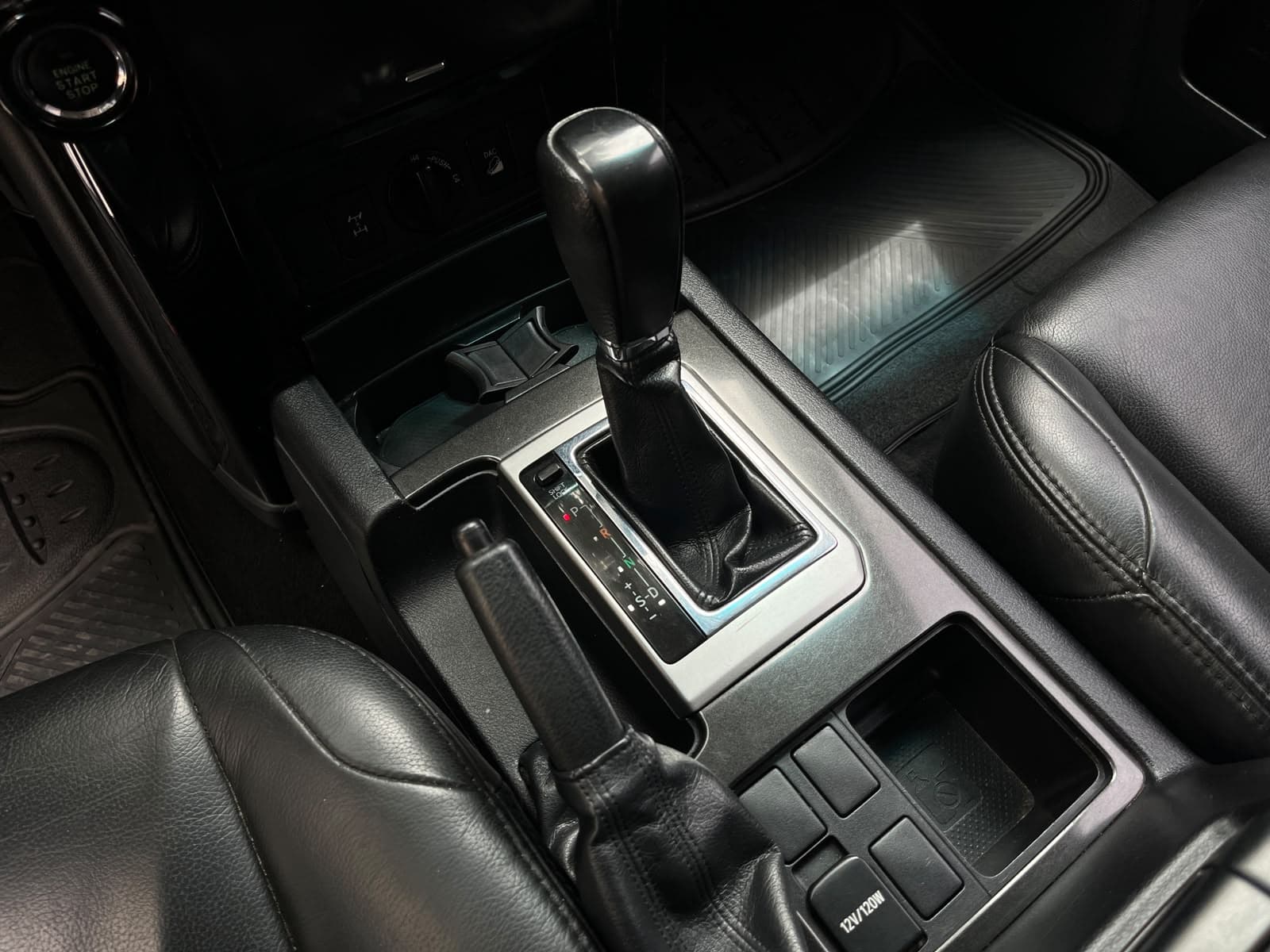 Toyota Prado TX BLINDADA Modelo 2014 12