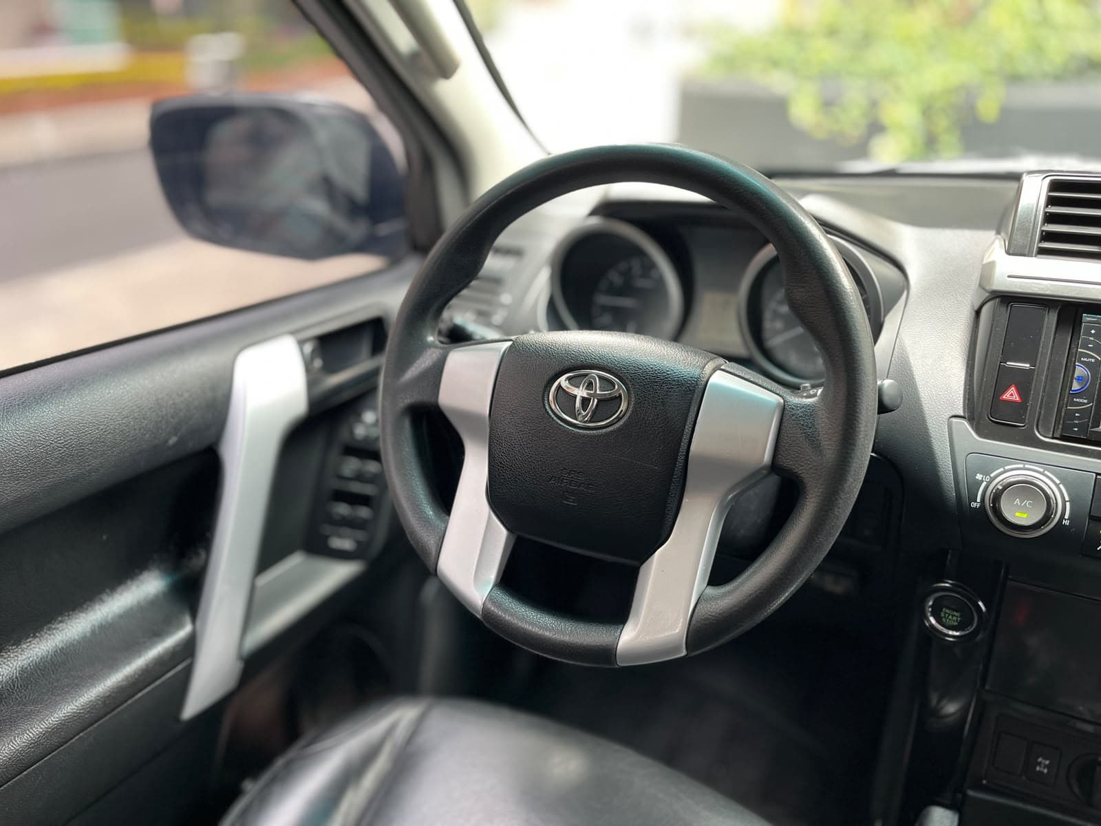 Toyota Prado TX BLINDADA Modelo 2014 14