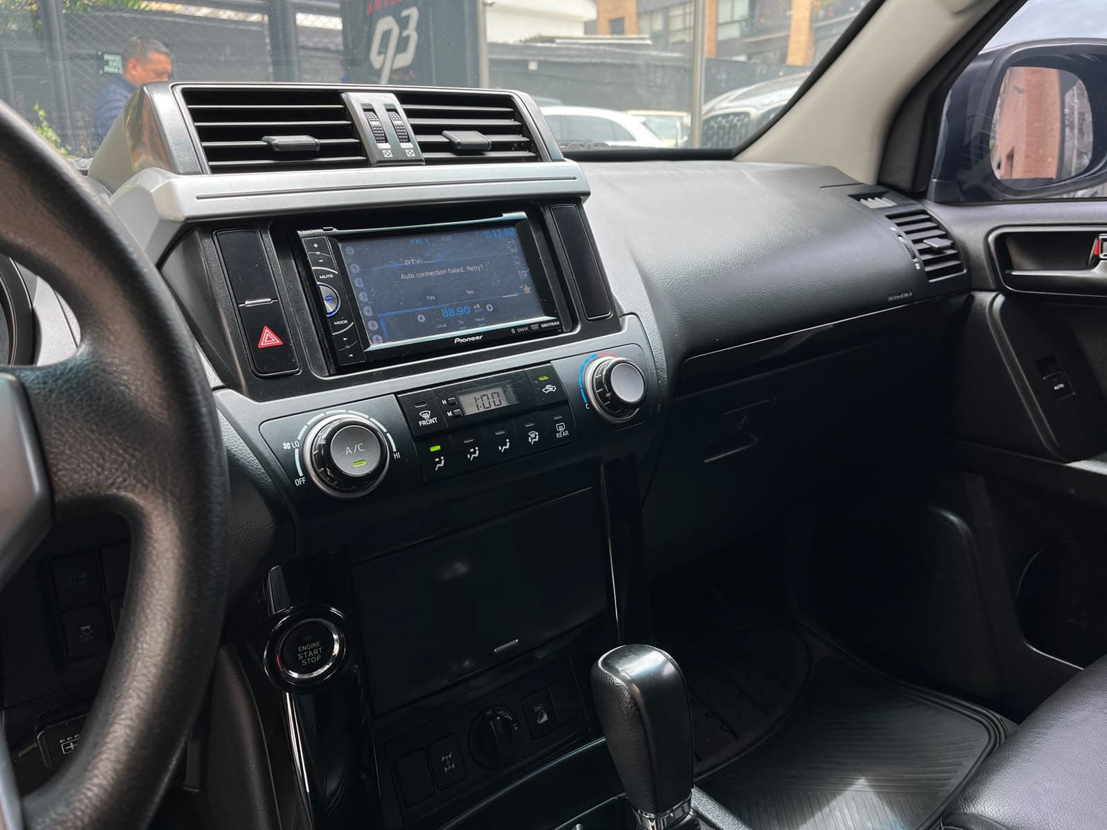 Toyota Prado TX BLINDADA Modelo 2014 11