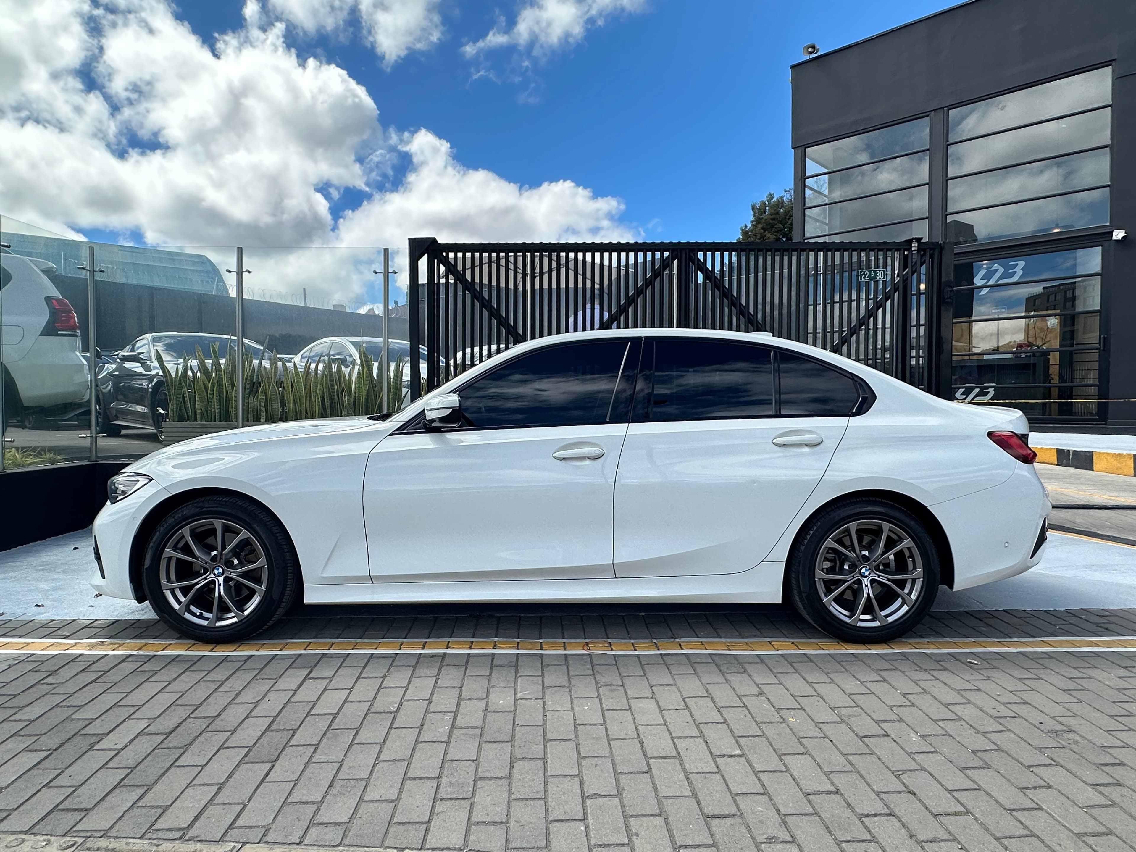 BMW 320I Sedan Modelo 2020 7