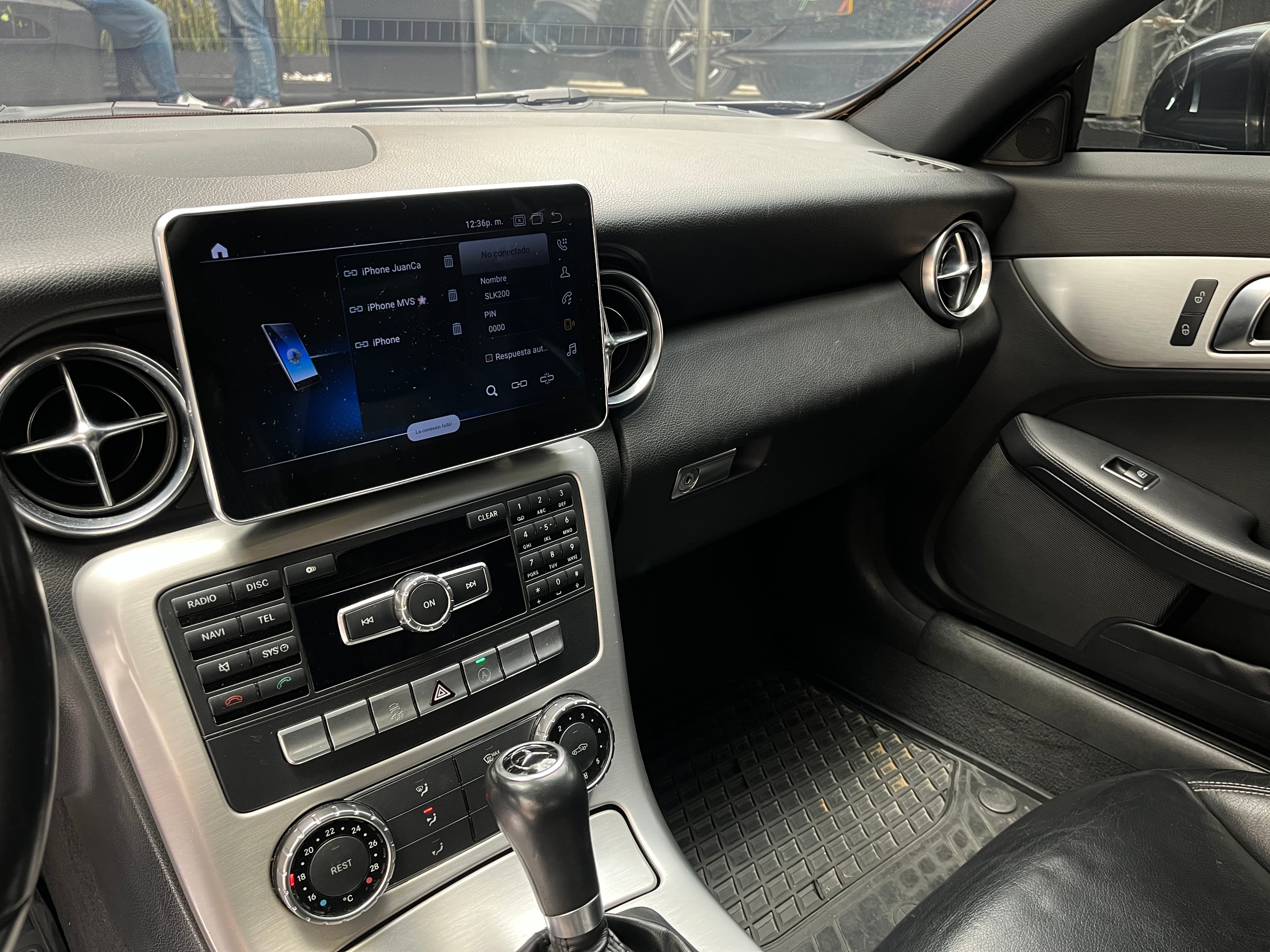 Mercedes Benz SLK200 CONVERTIBLE Modelo 2015 11