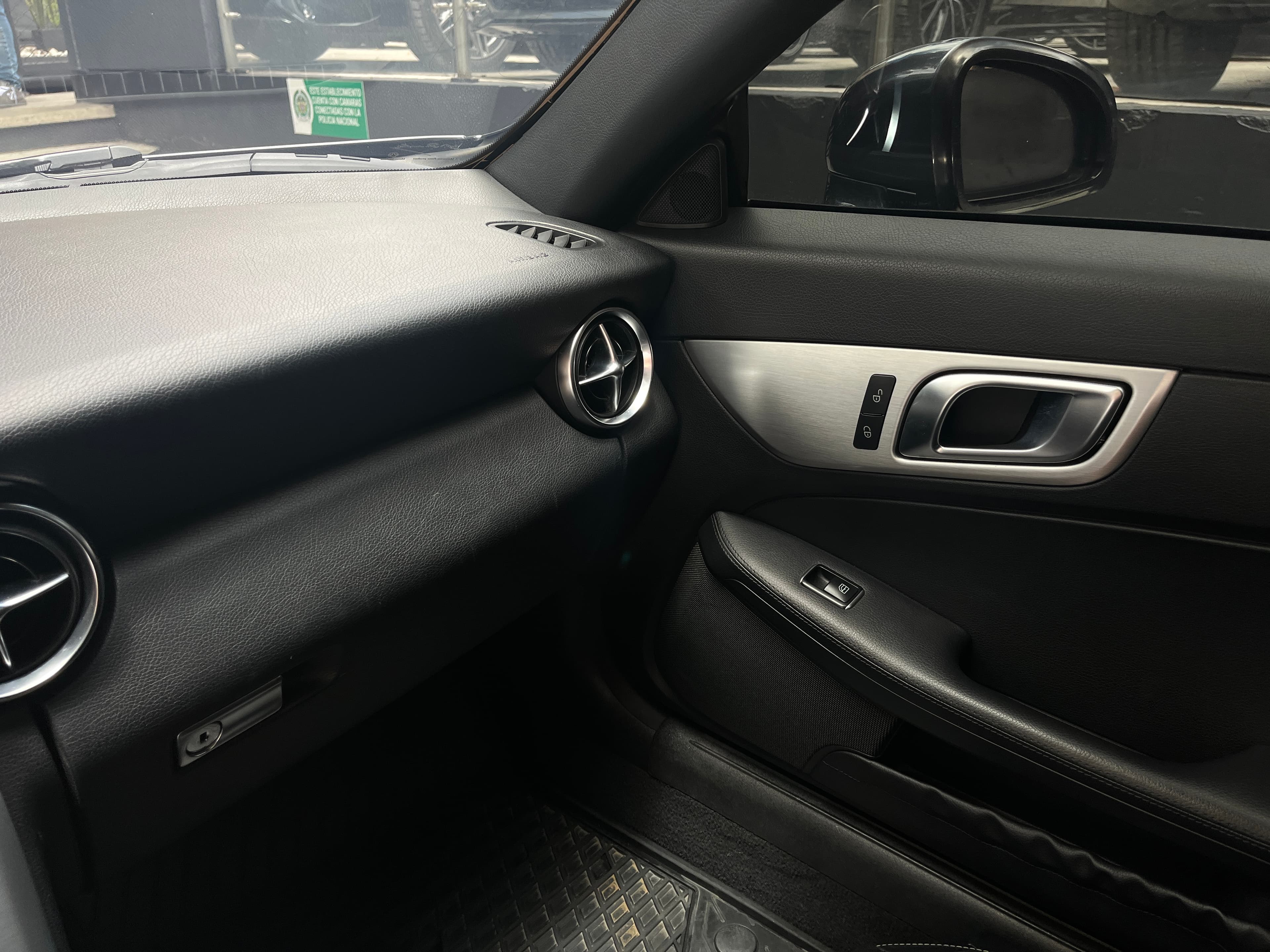 Mercedes Benz SLK200 CONVERTIBLE Modelo 2015 10
