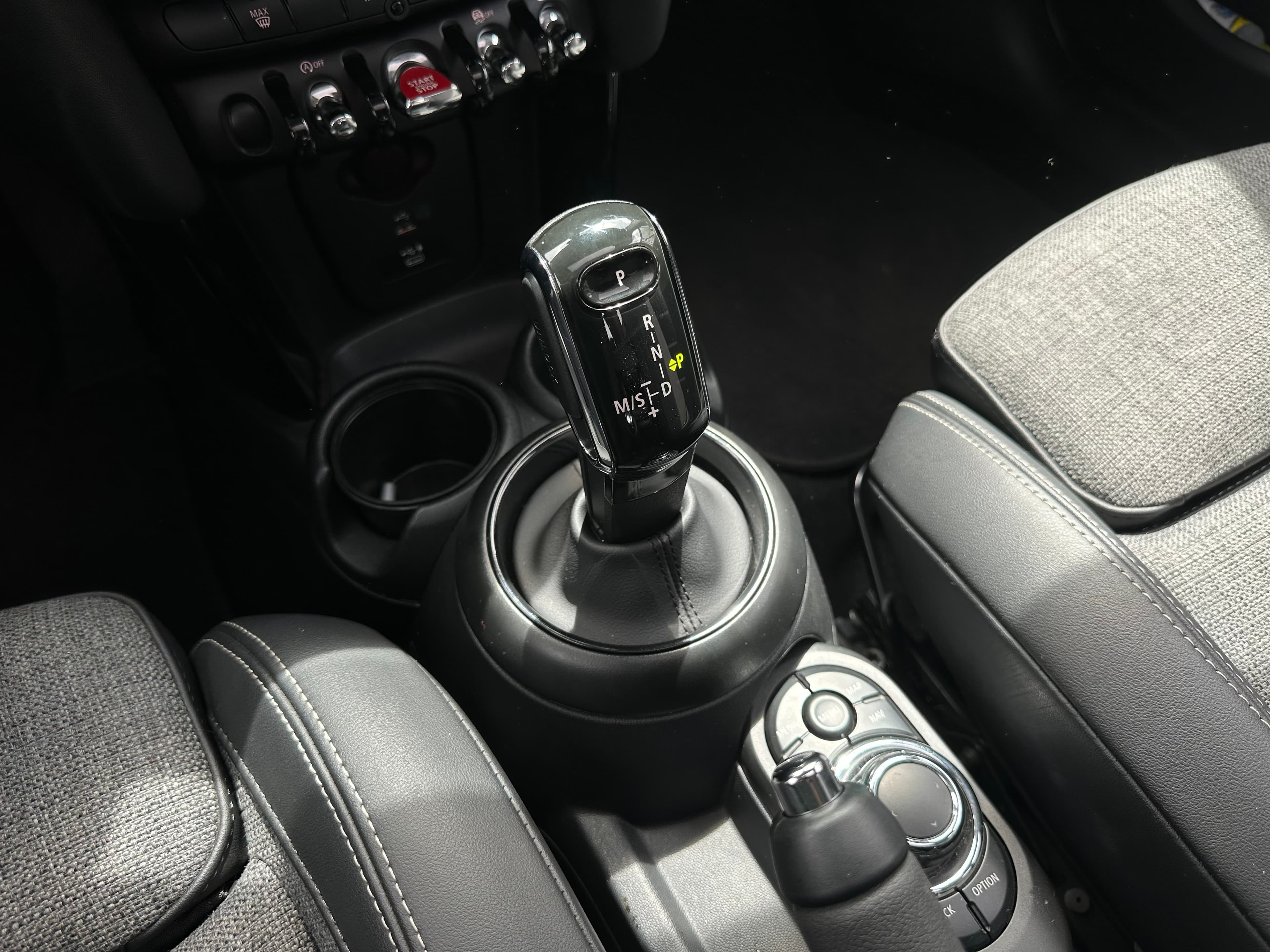MINI COOPER S Modelo 2022 16