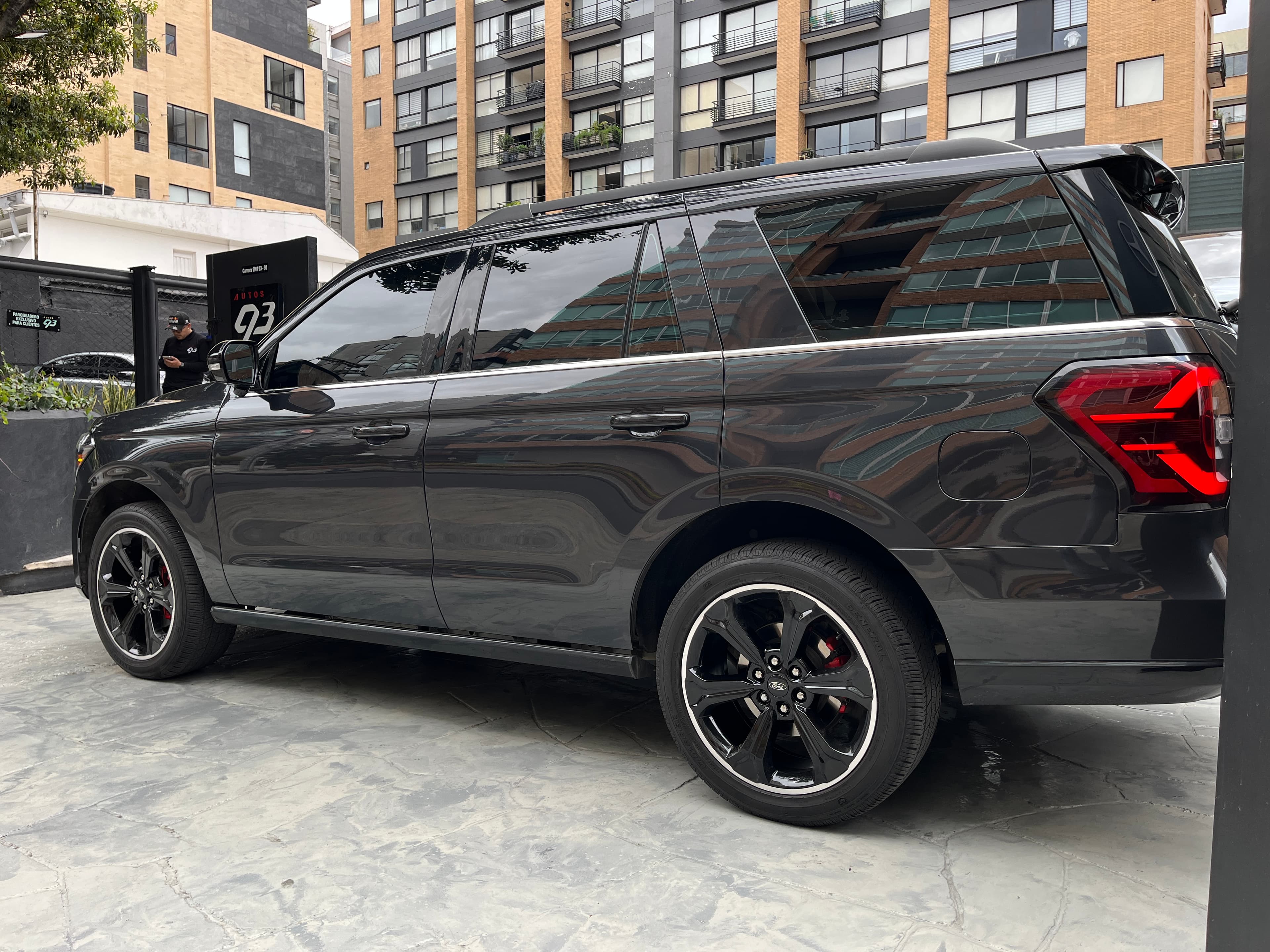 Ford Expedition LIMITED Modelo 2023 6