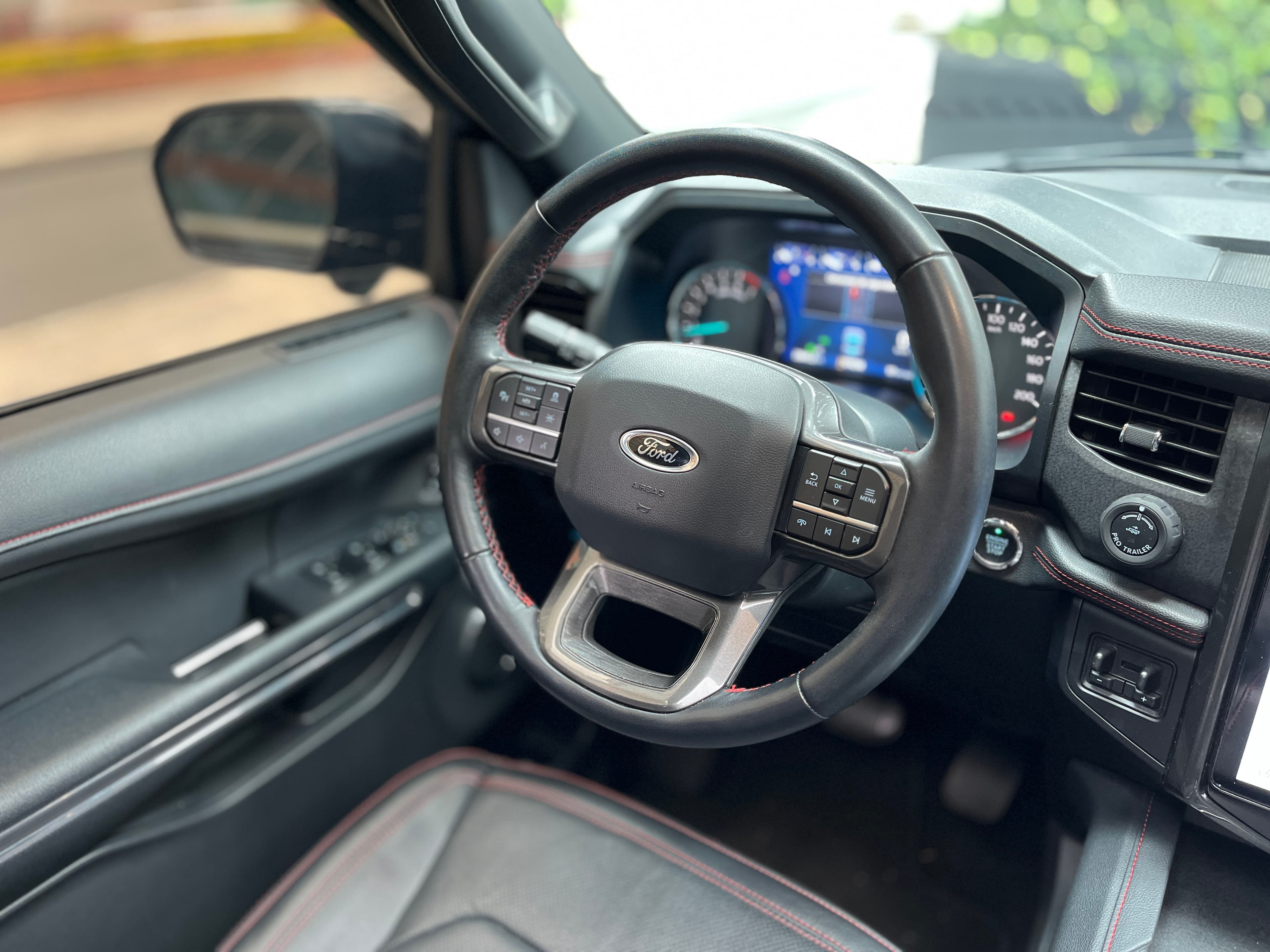 Ford Expedition LIMITED Modelo 2023 14