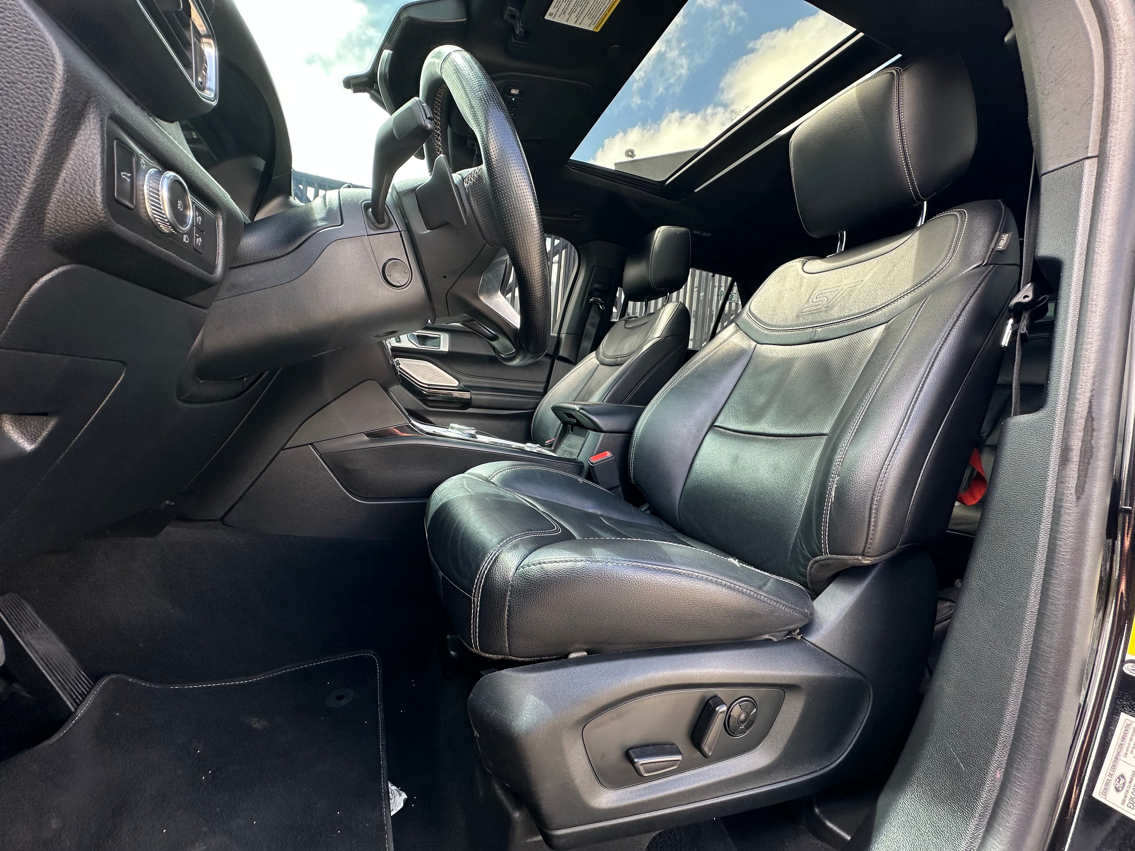 Ford Explorer ST Modelo 2021 8