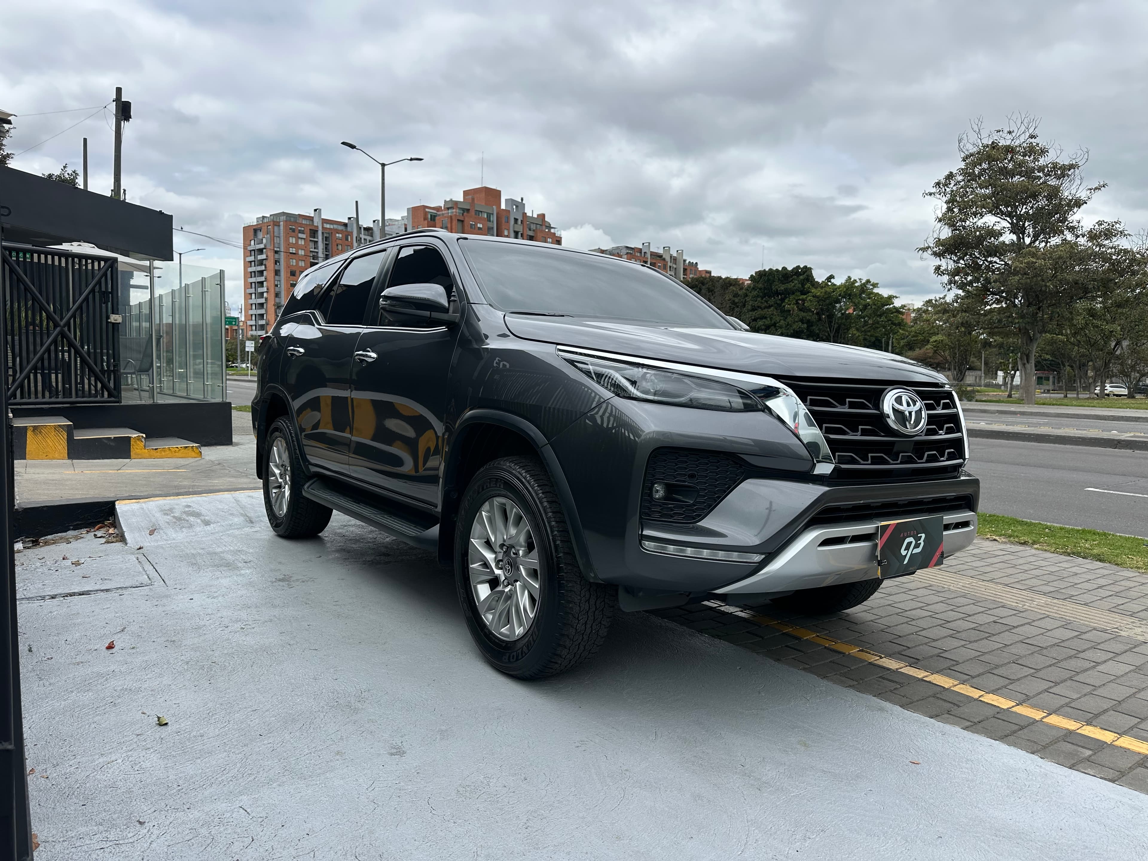 Toyota Fortuner SRV Modelo 2021 3