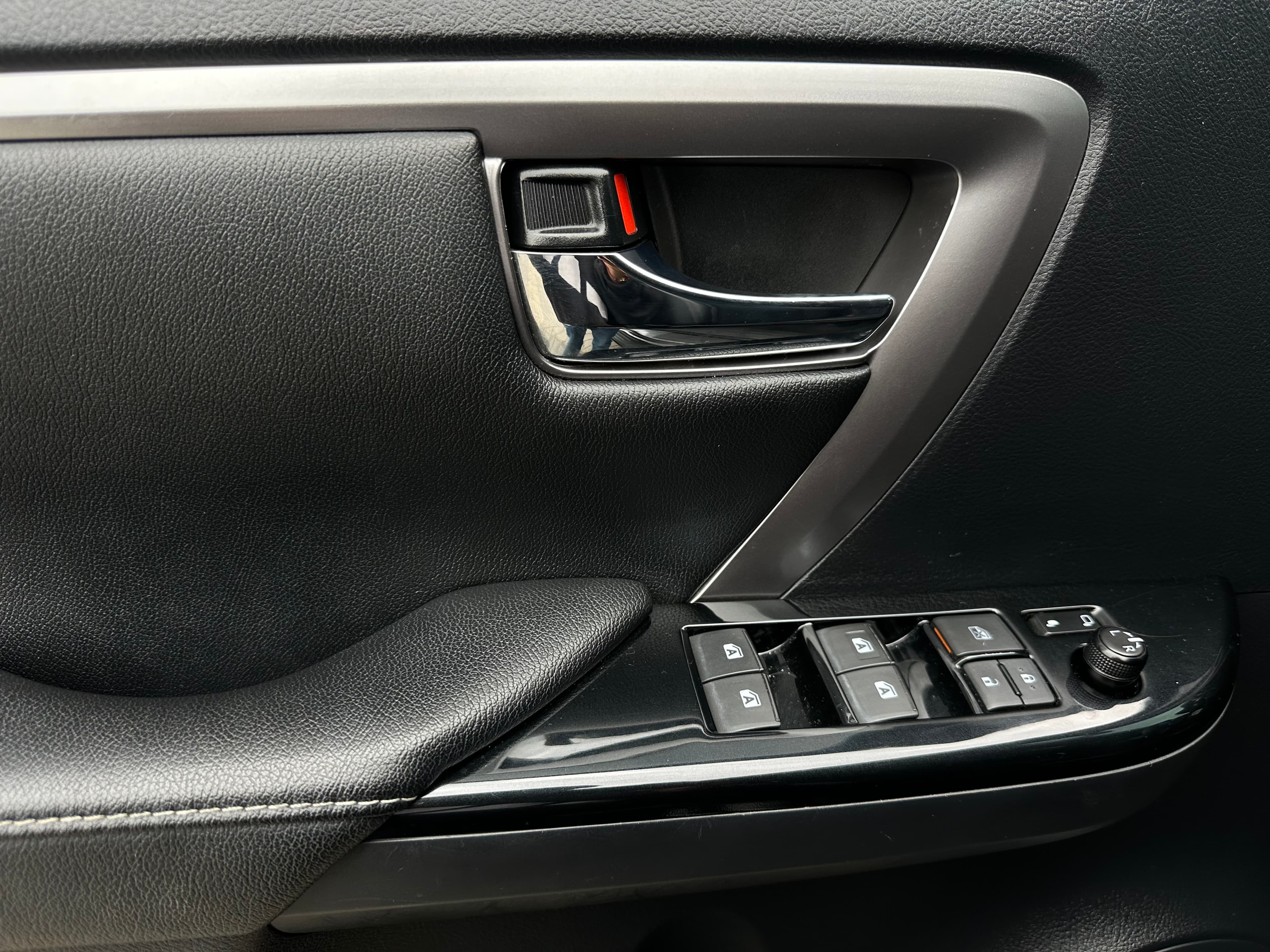 Toyota Fortuner SRV Modelo 2021 10