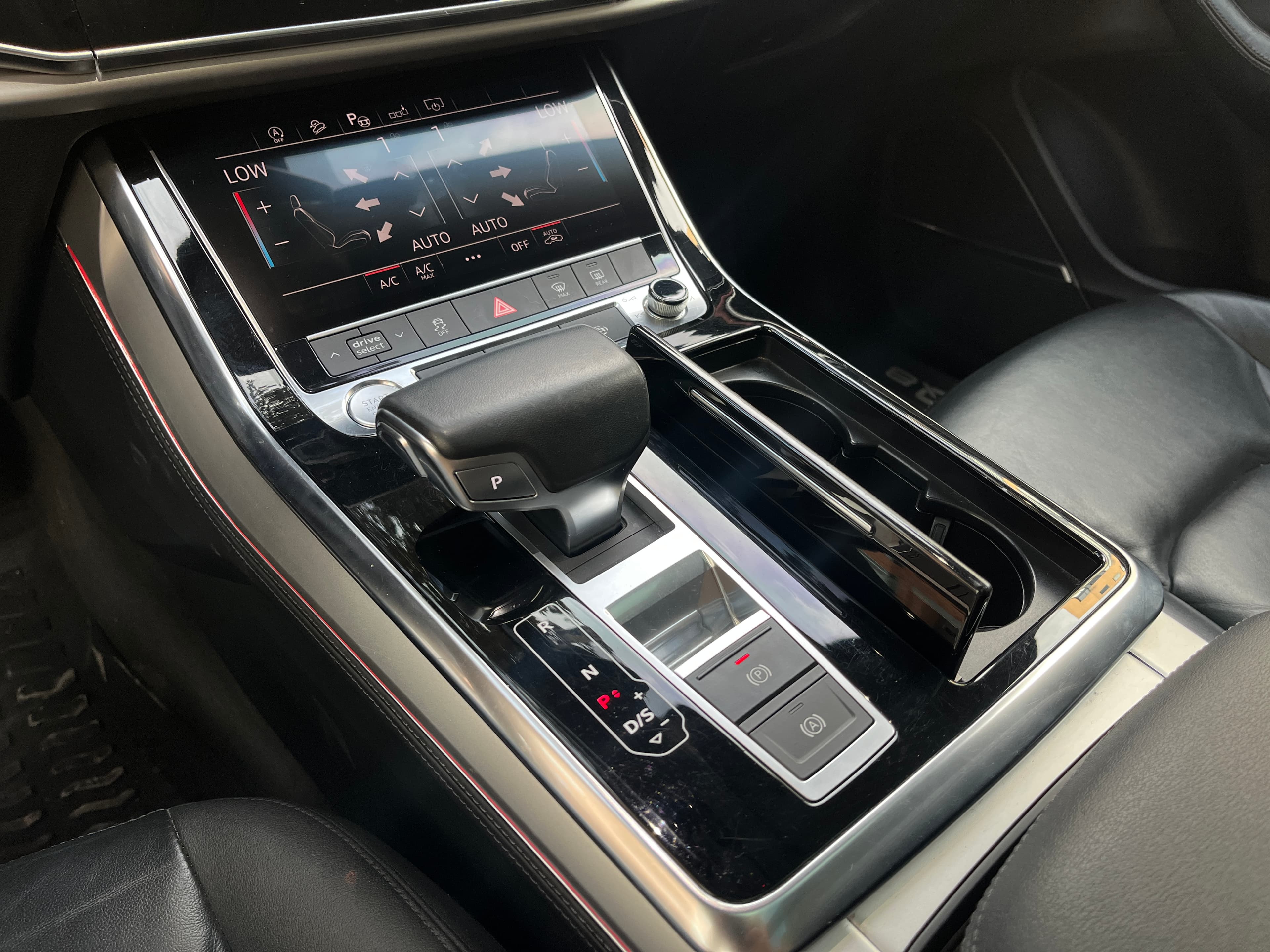 Audi Q8 BLINDADA Modelo 2019 12