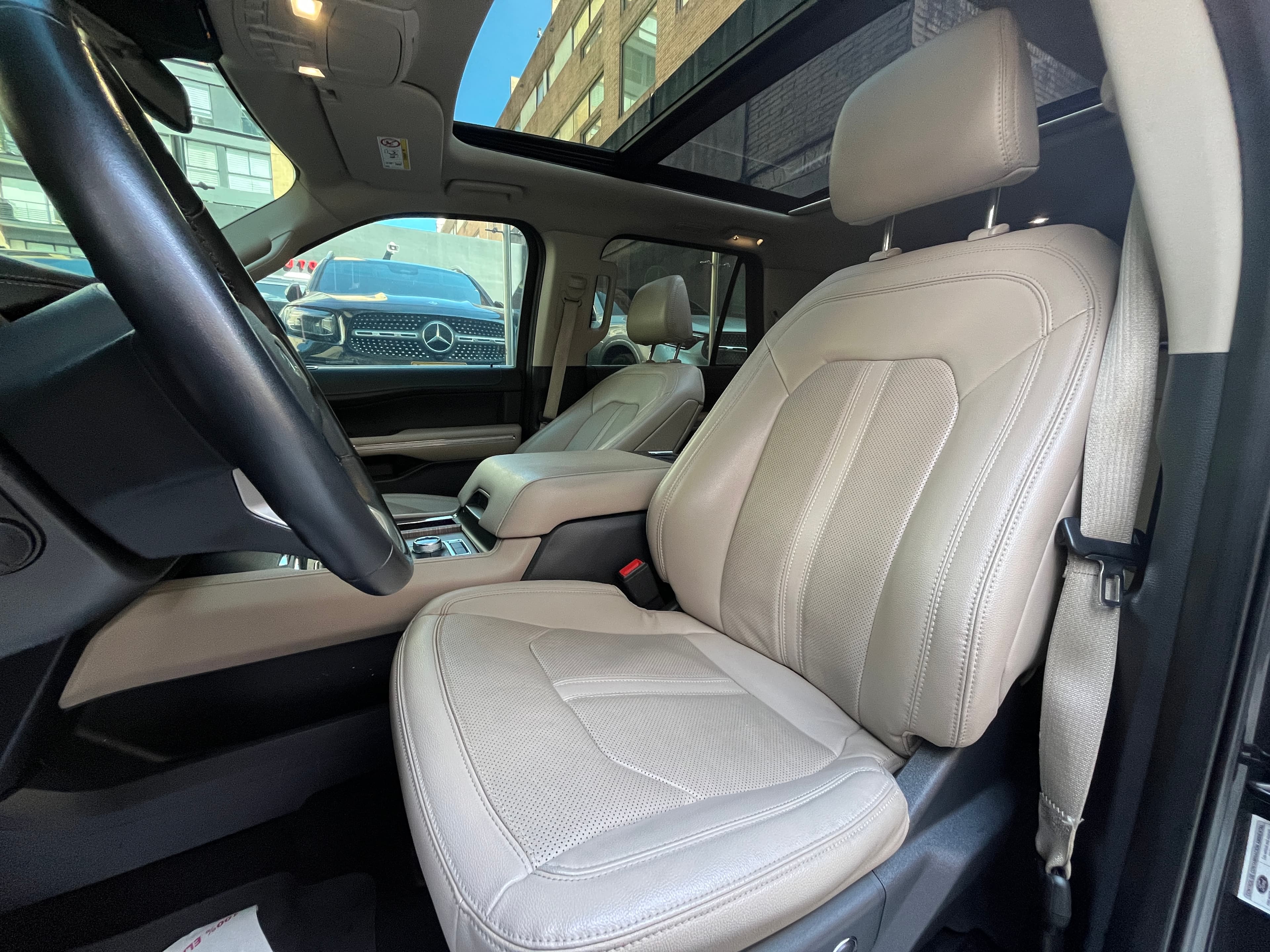 Ford Expedition LIMITED Modelo 2022 9