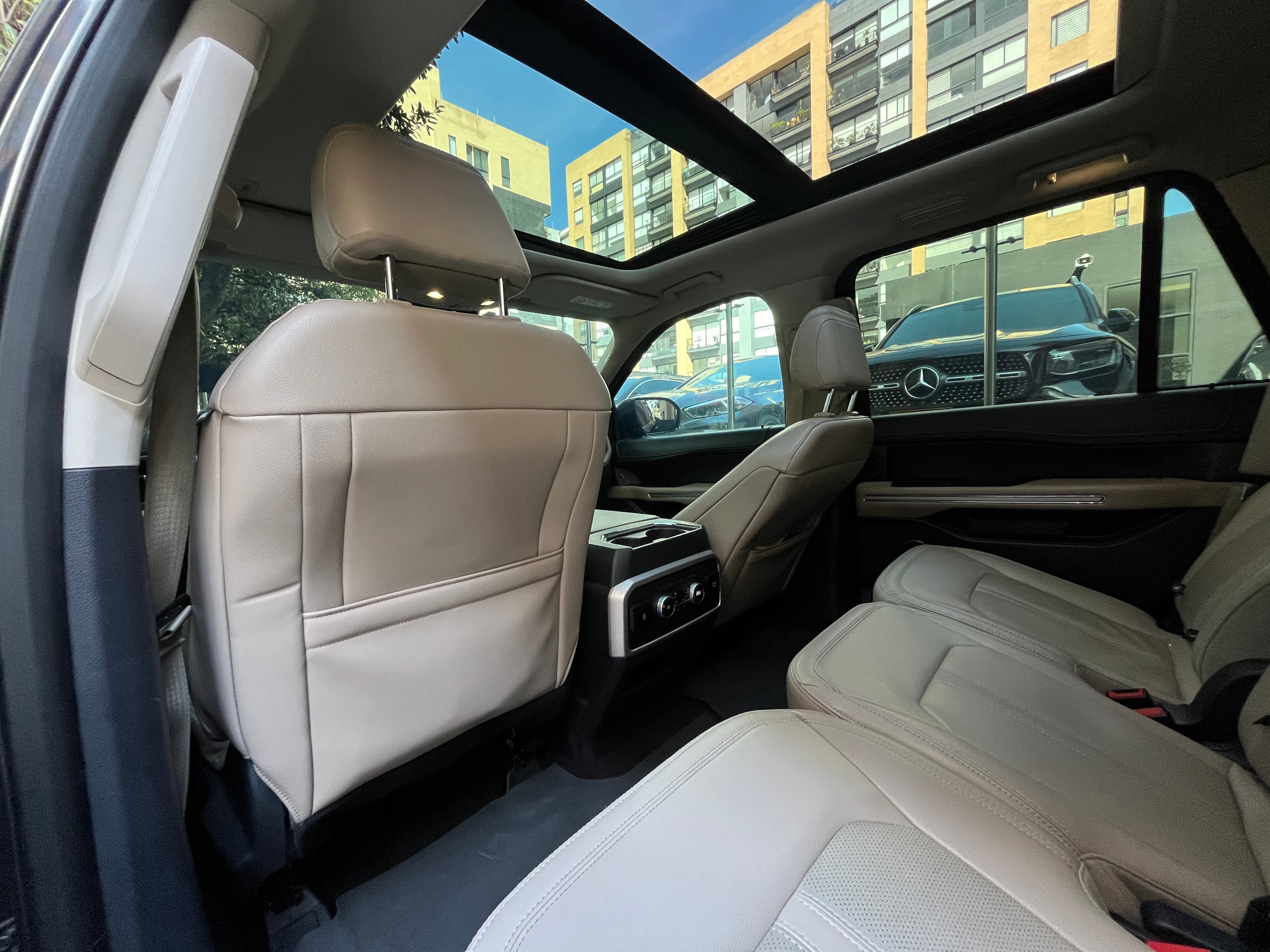 Ford Expedition LIMITED Modelo 2022 16