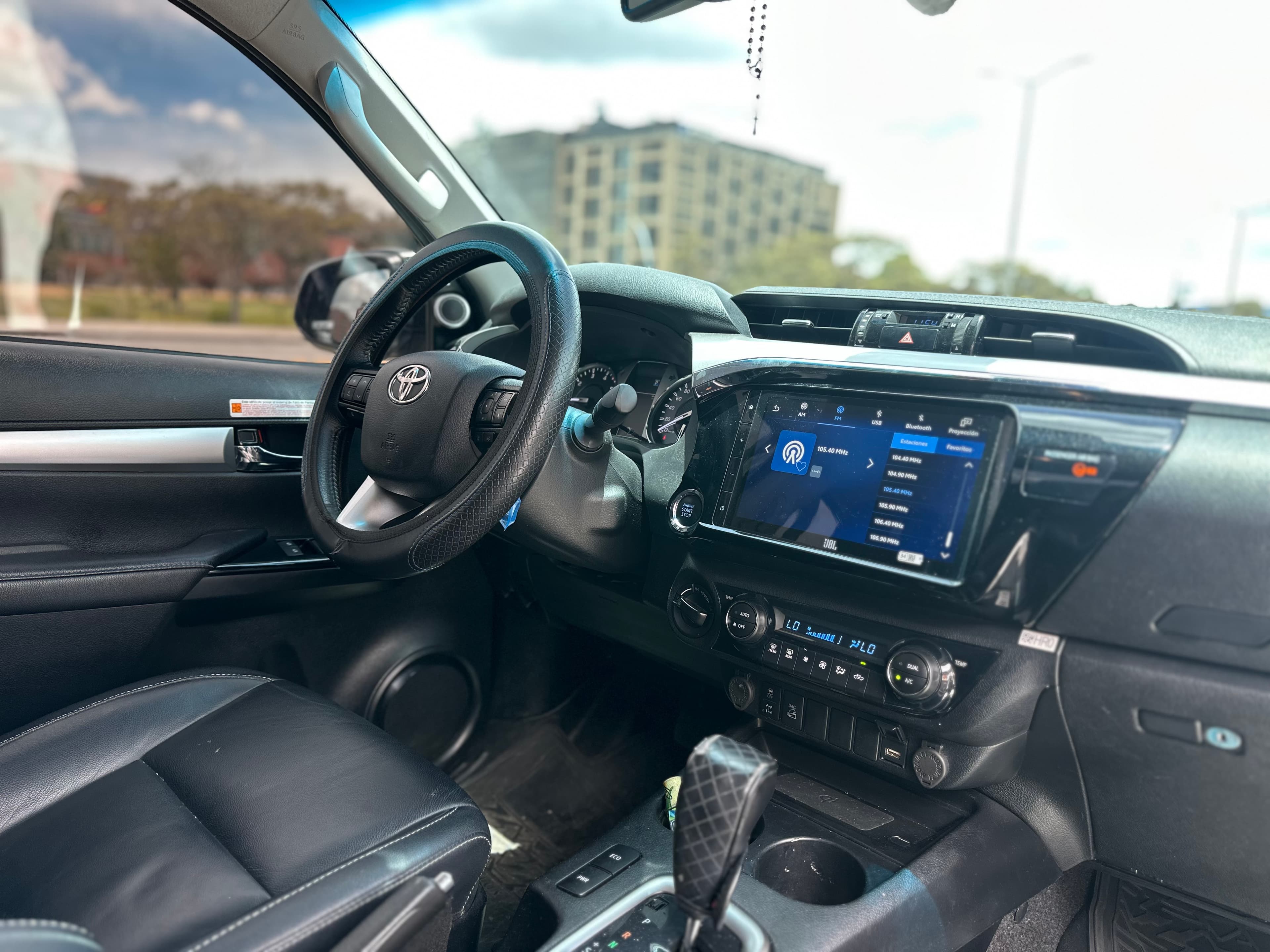 Toyota Hilux SRX Modelo 2024 25