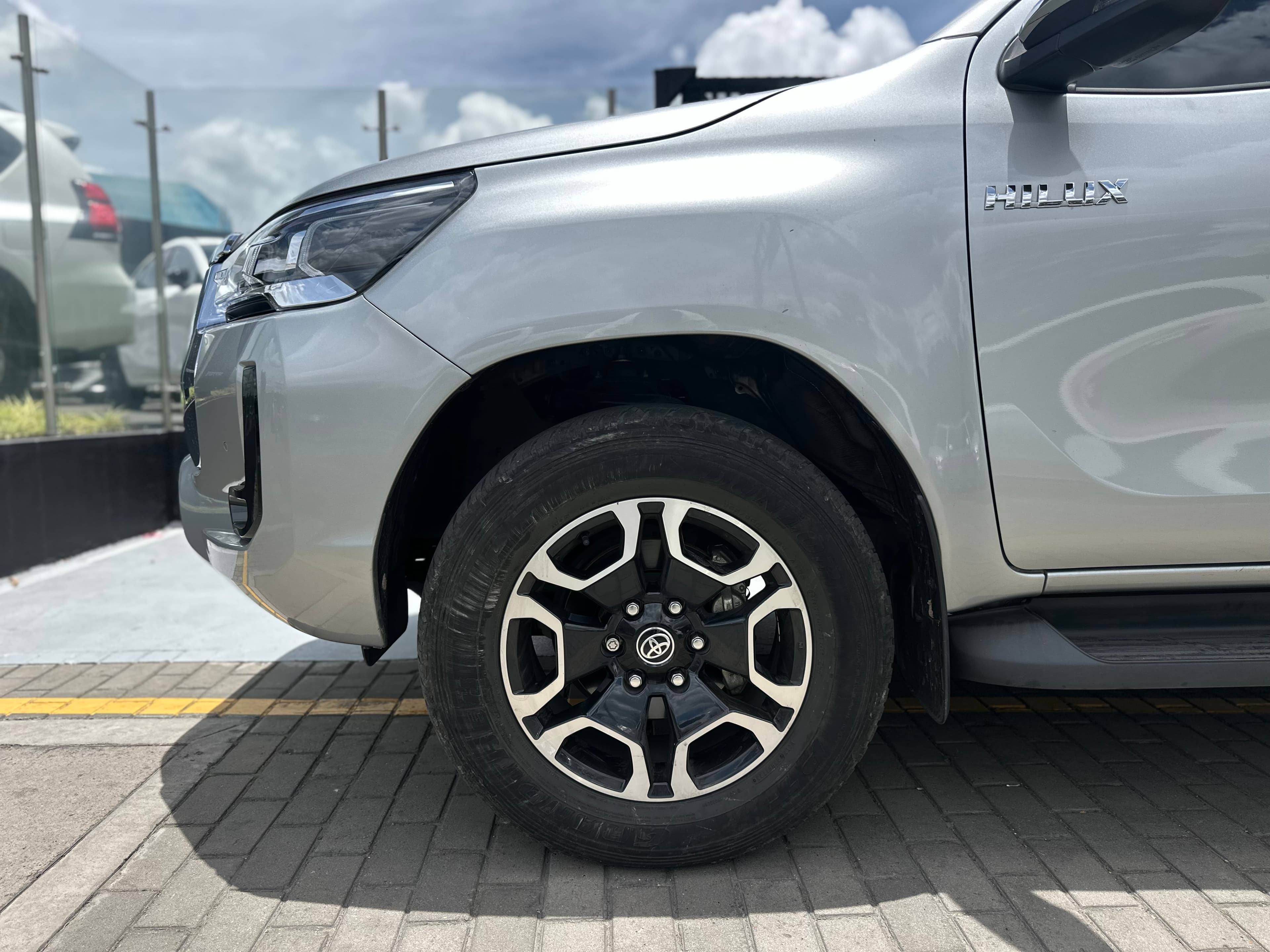 Toyota Hilux SRX Modelo 2024 26