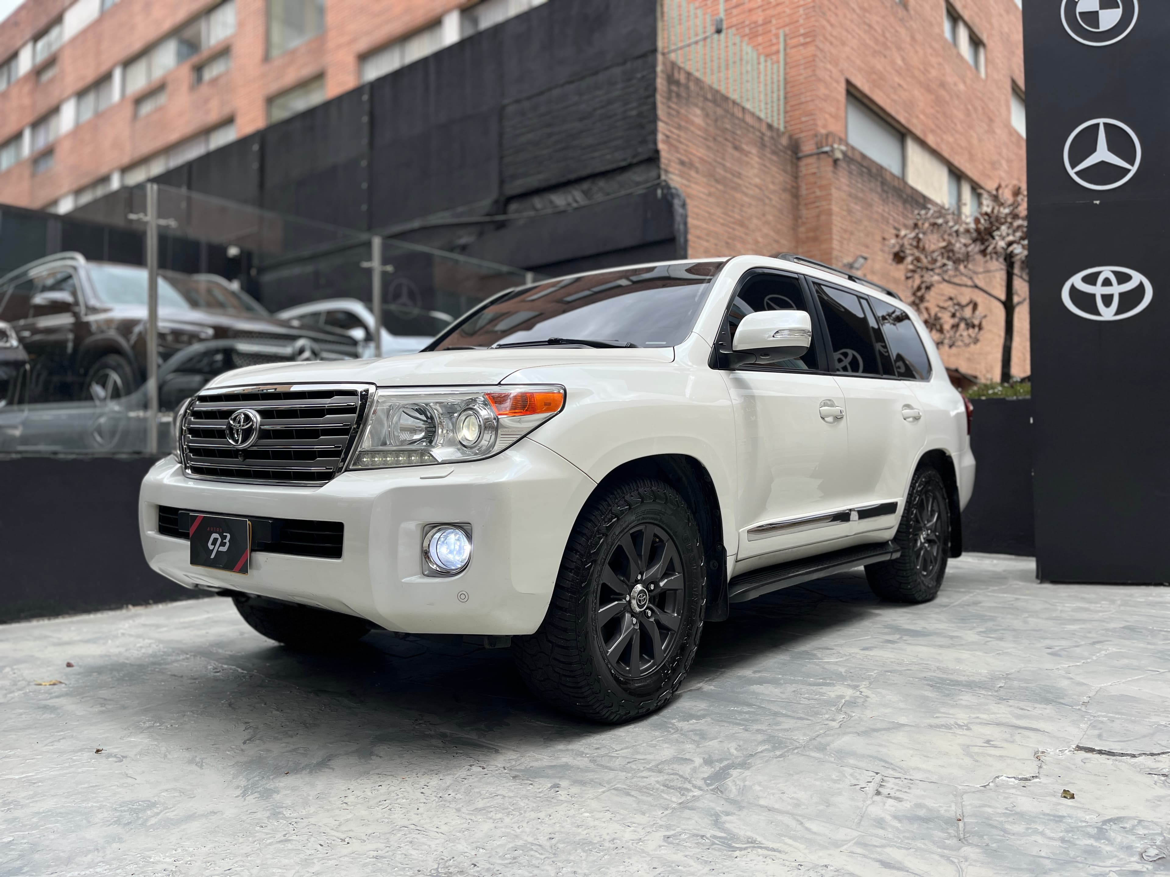 Toyota Land Cruiser 200