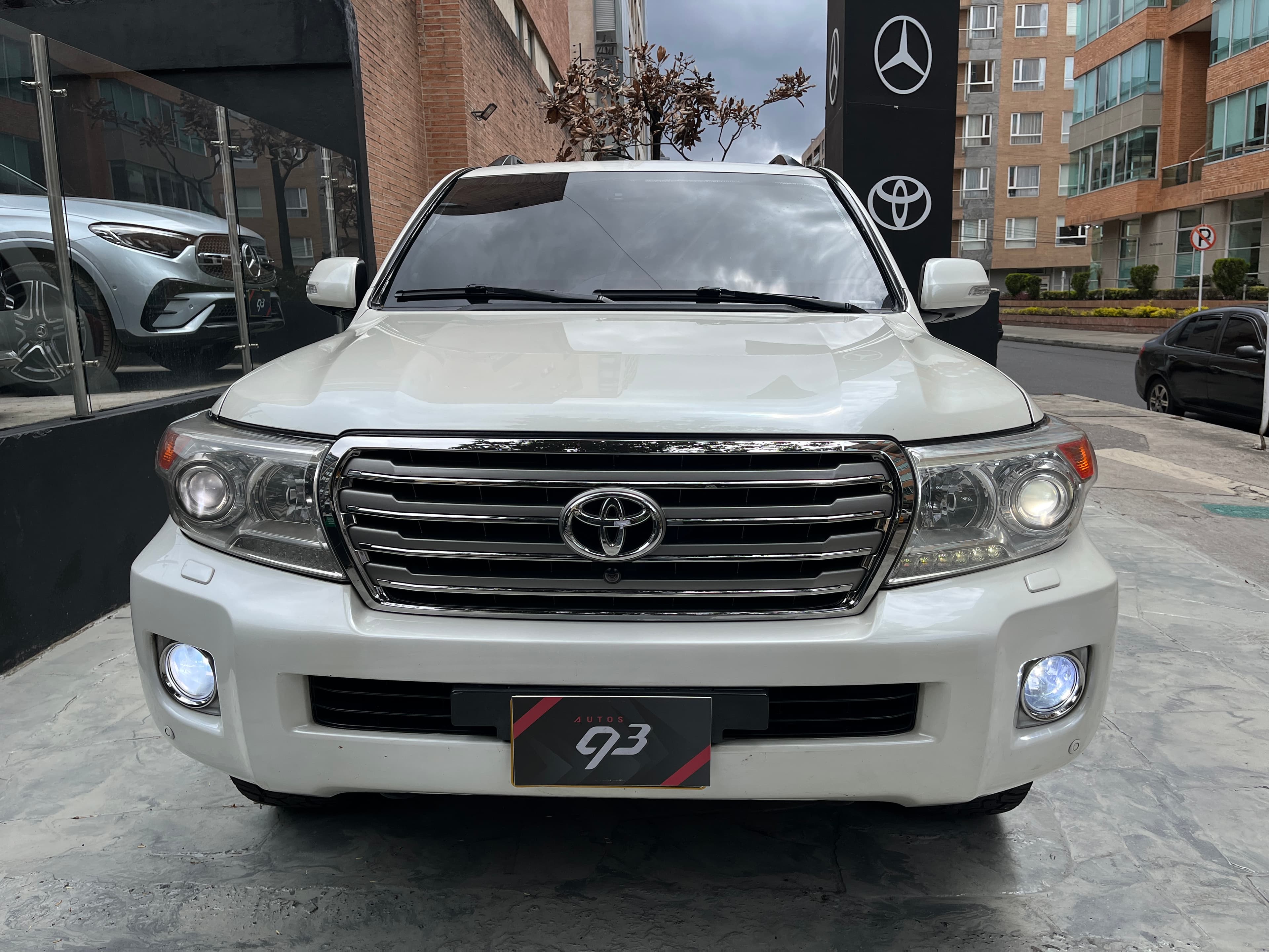 Toyota Land Cruiser 200 BLINDADA Modelo 2013 2