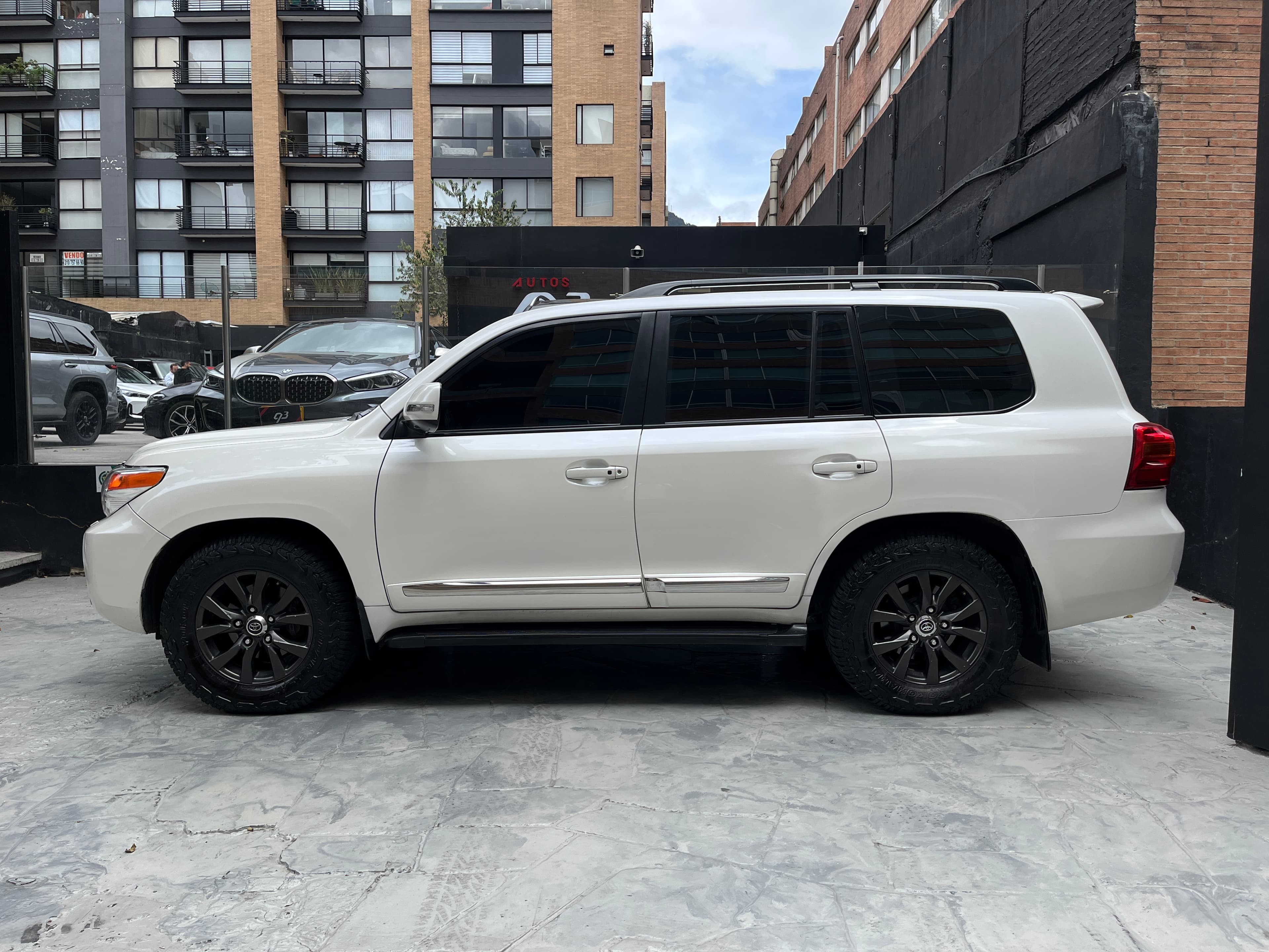 Toyota Land Cruiser 200 BLINDADA Modelo 2013 7