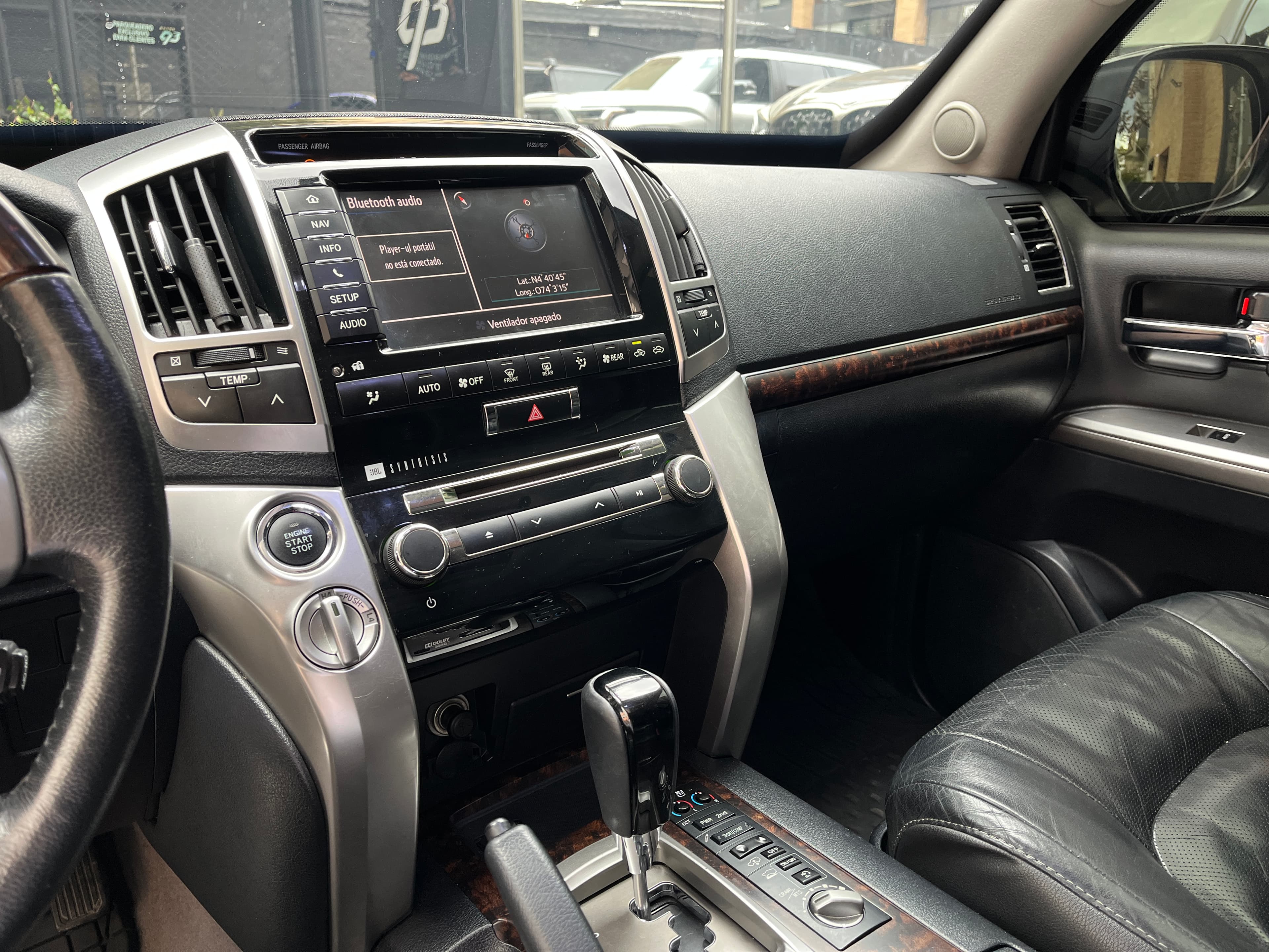 Toyota Land Cruiser 200 BLINDADA Modelo 2013 11