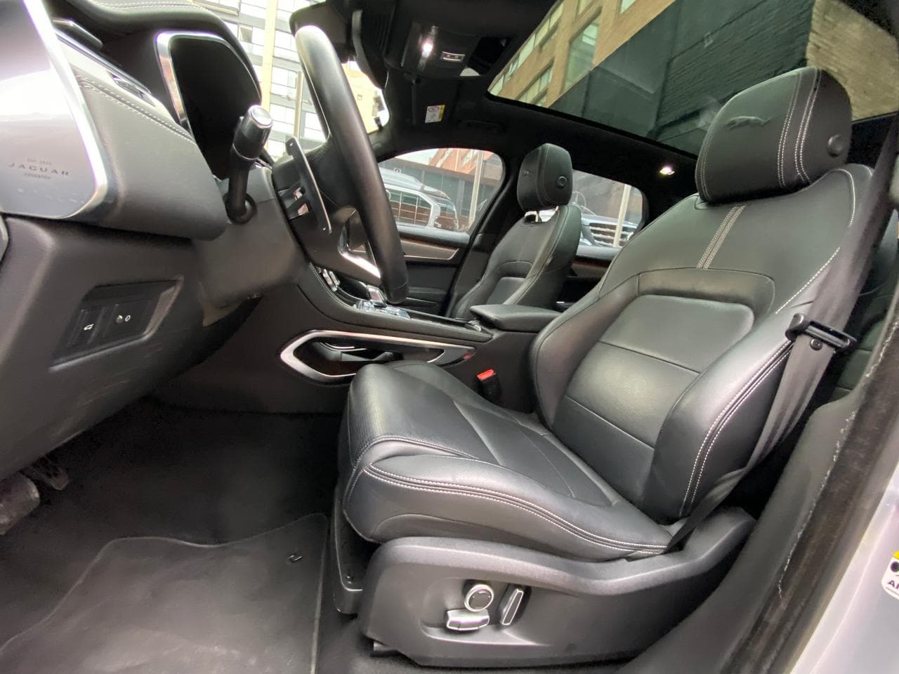 Jaguar F-Pace 400PS R Modelo 2022 8