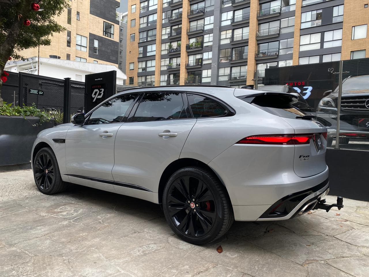 Jaguar F-Pace 400PS R Modelo 2022 6