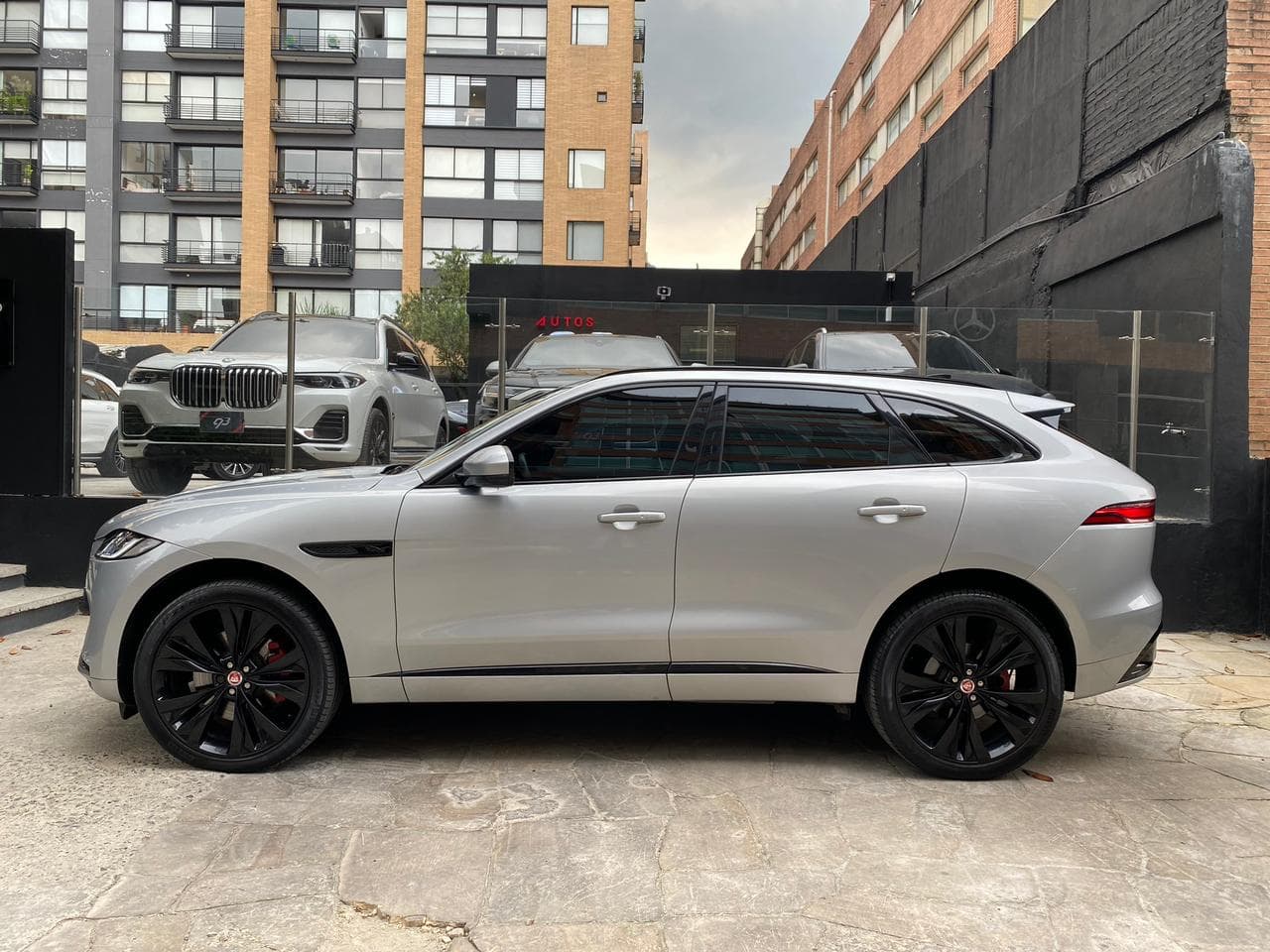 Jaguar F-Pace 400PS R Modelo 2022 7