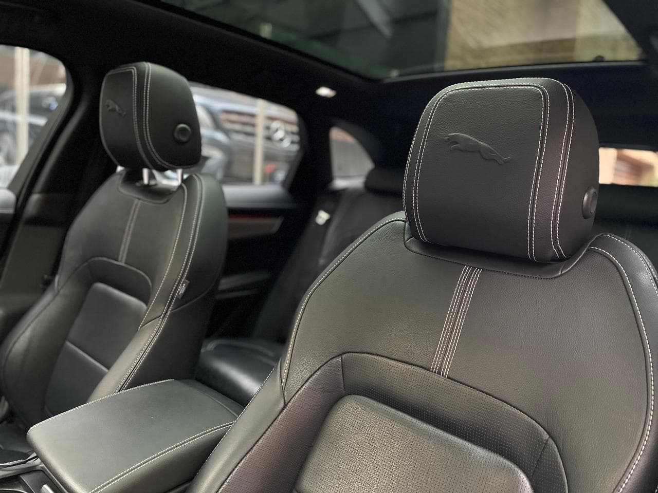 Jaguar F-Pace 400PS R Modelo 2022 9