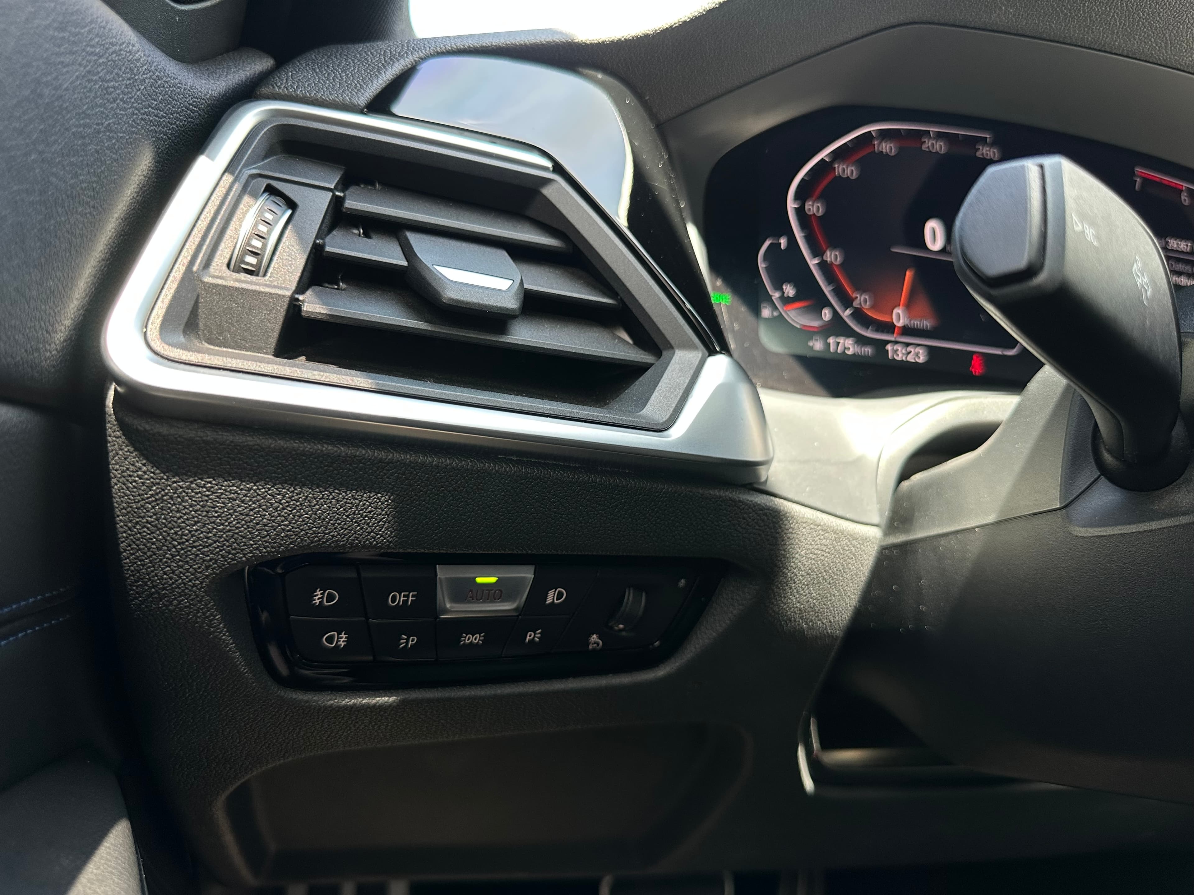 BMW 330I Modelo 2020 18