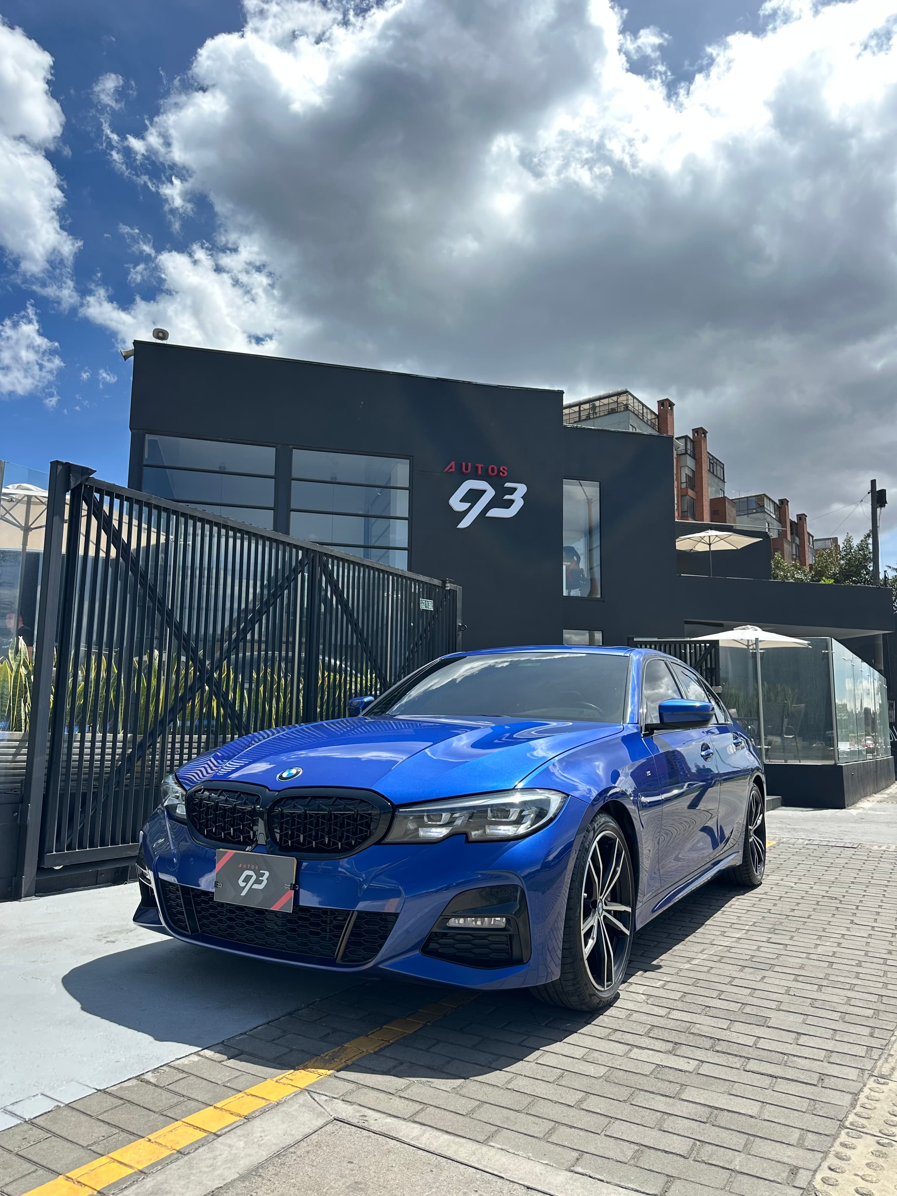 BMW 330I Modelo 2020 26