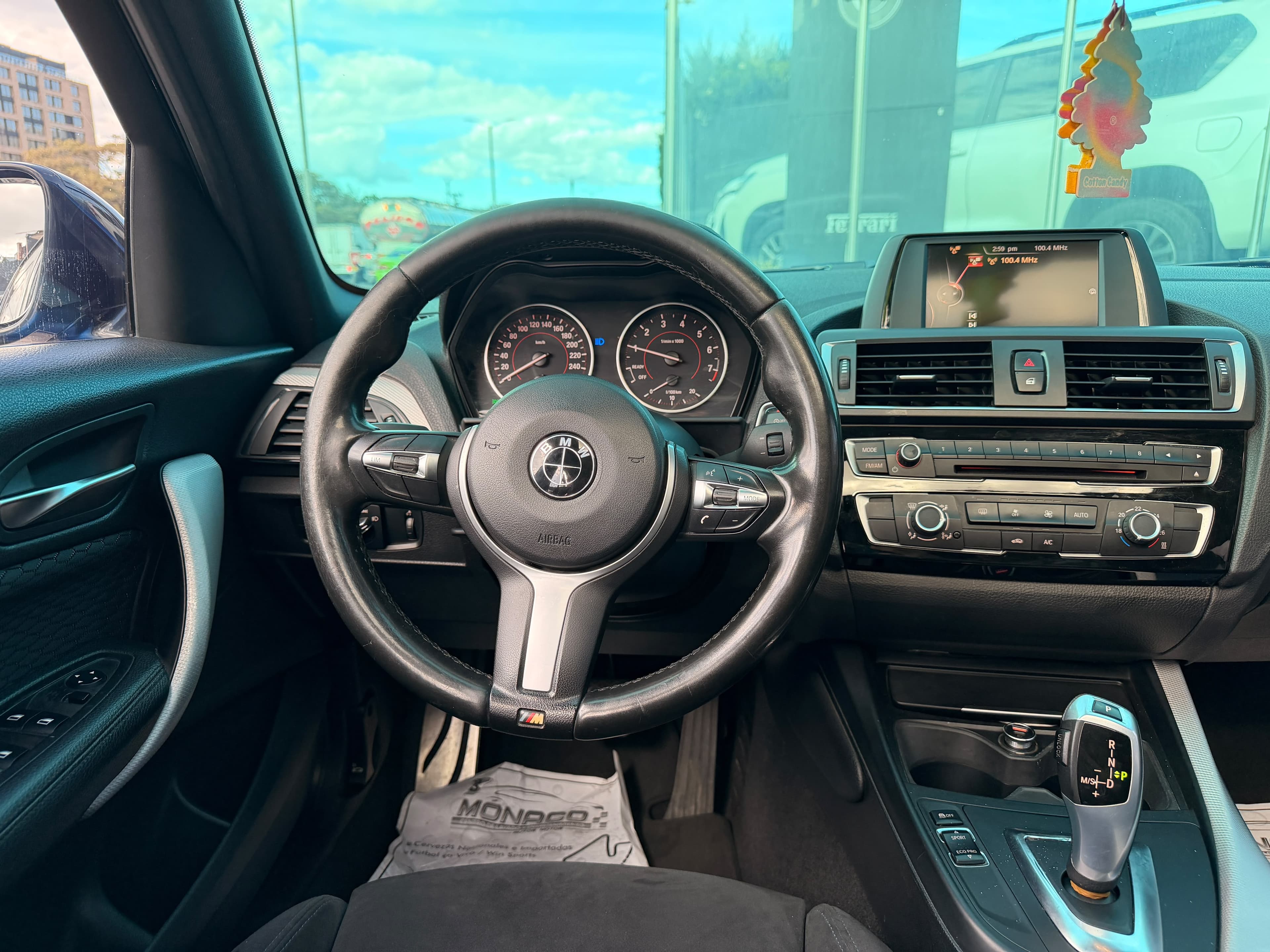 BMW 120I Wagon Modelo 2017 17