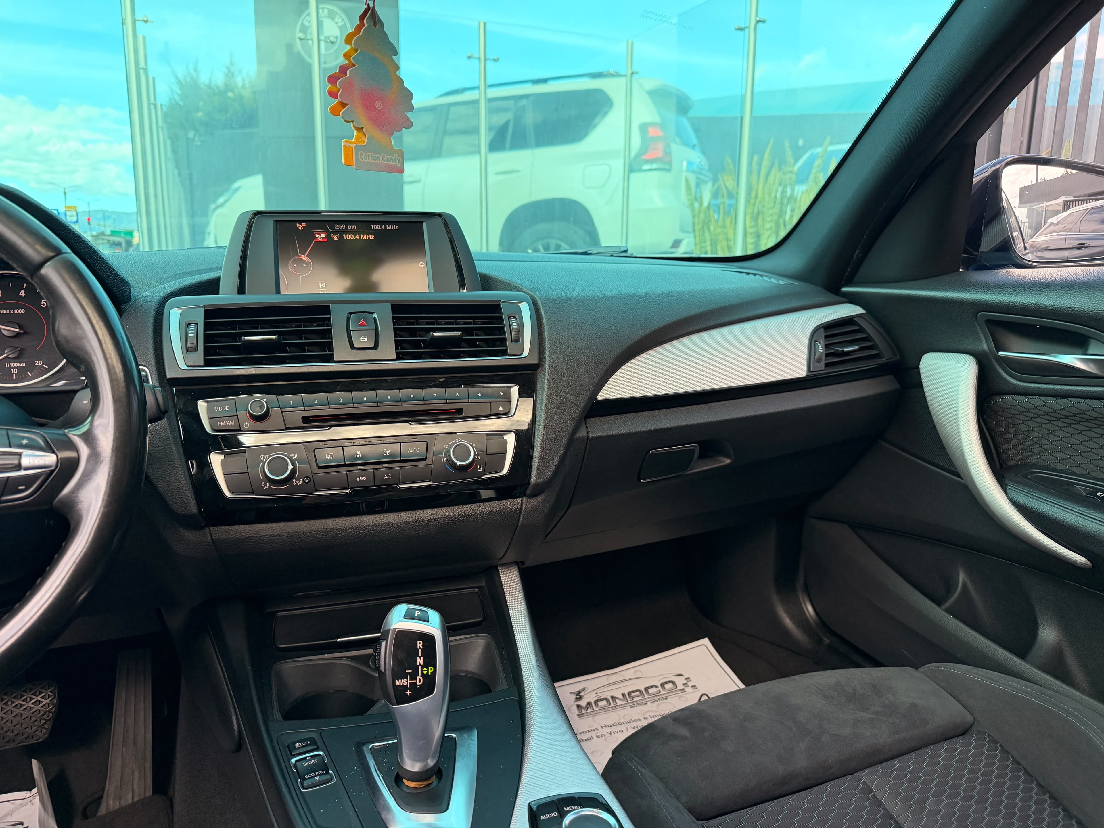 BMW 120I Wagon Modelo 2017 15