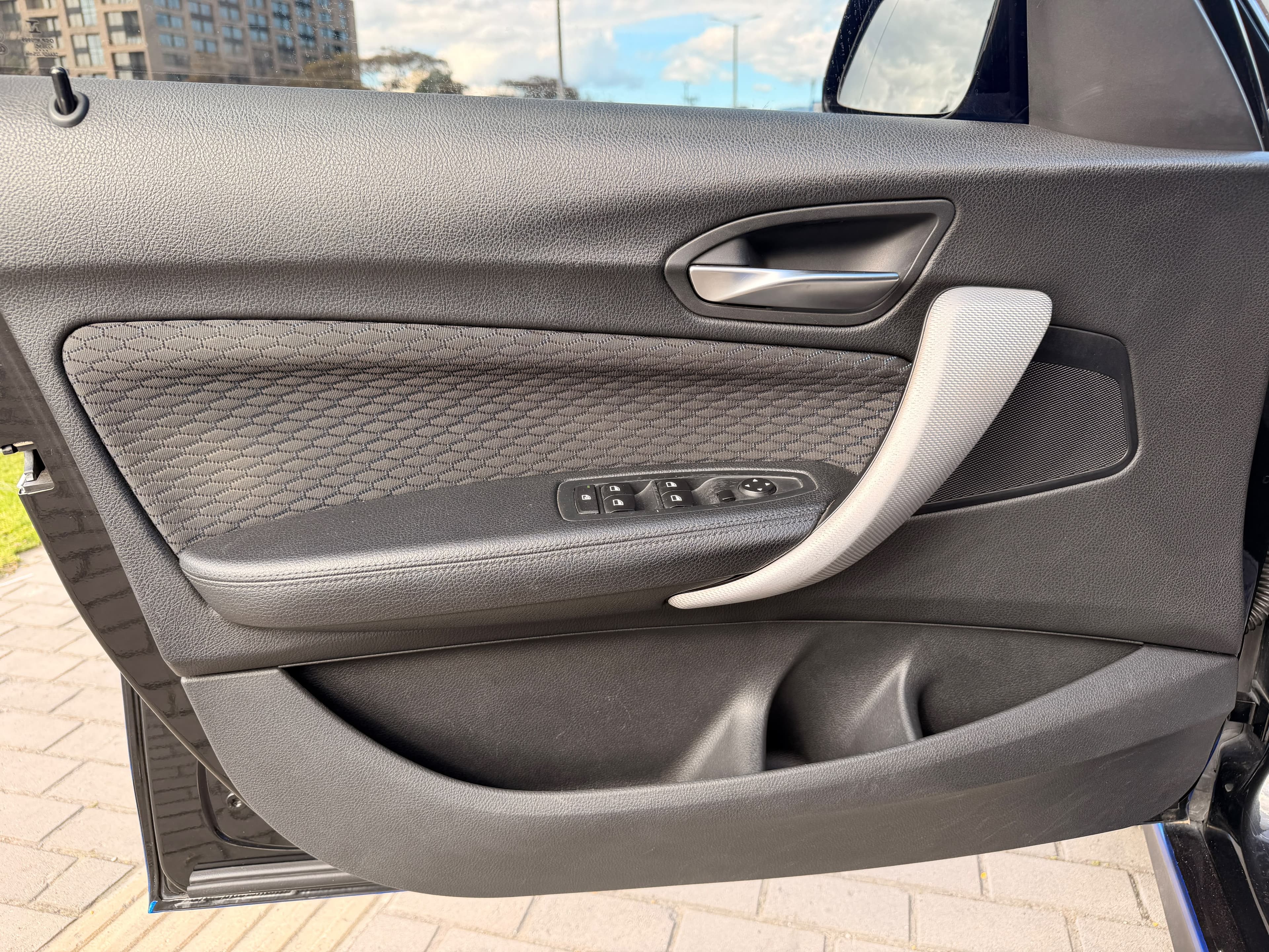 BMW 120I Wagon Modelo 2017 8