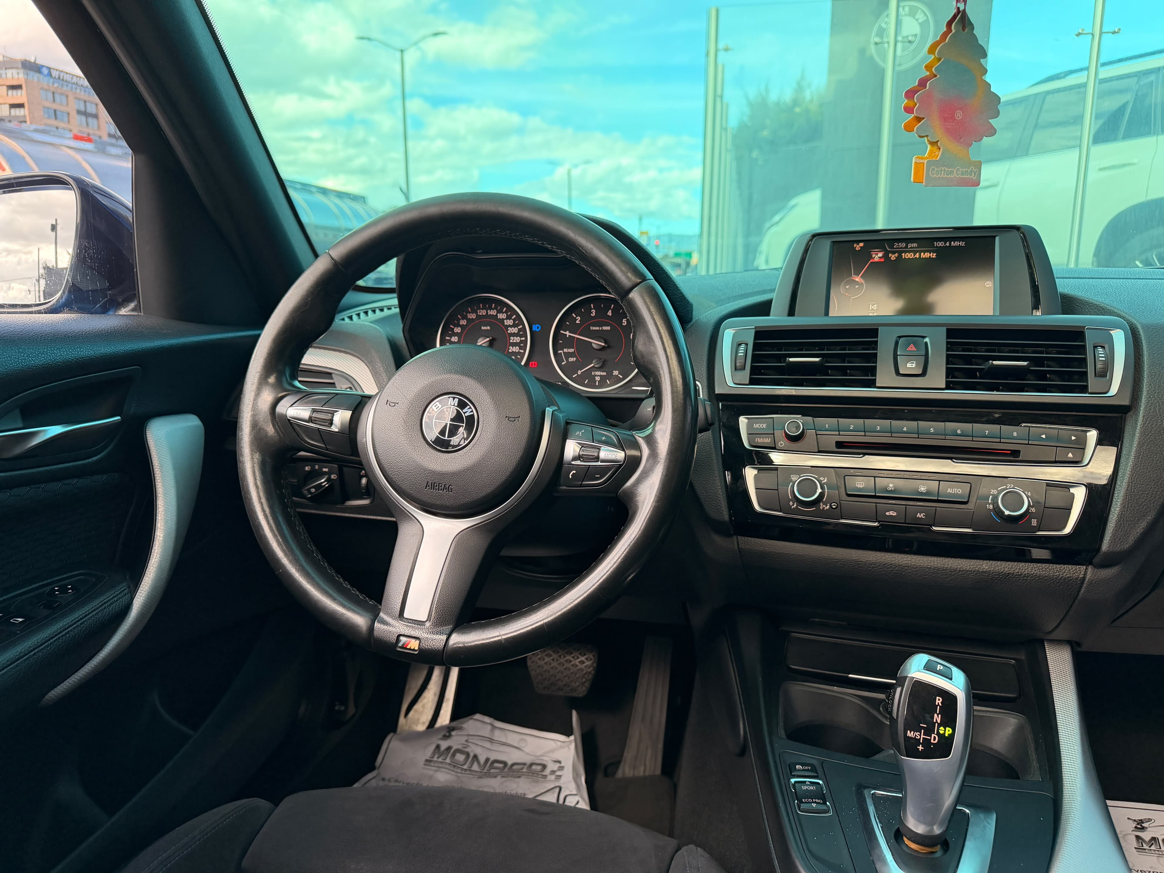 BMW 120I Wagon Modelo 2017 11