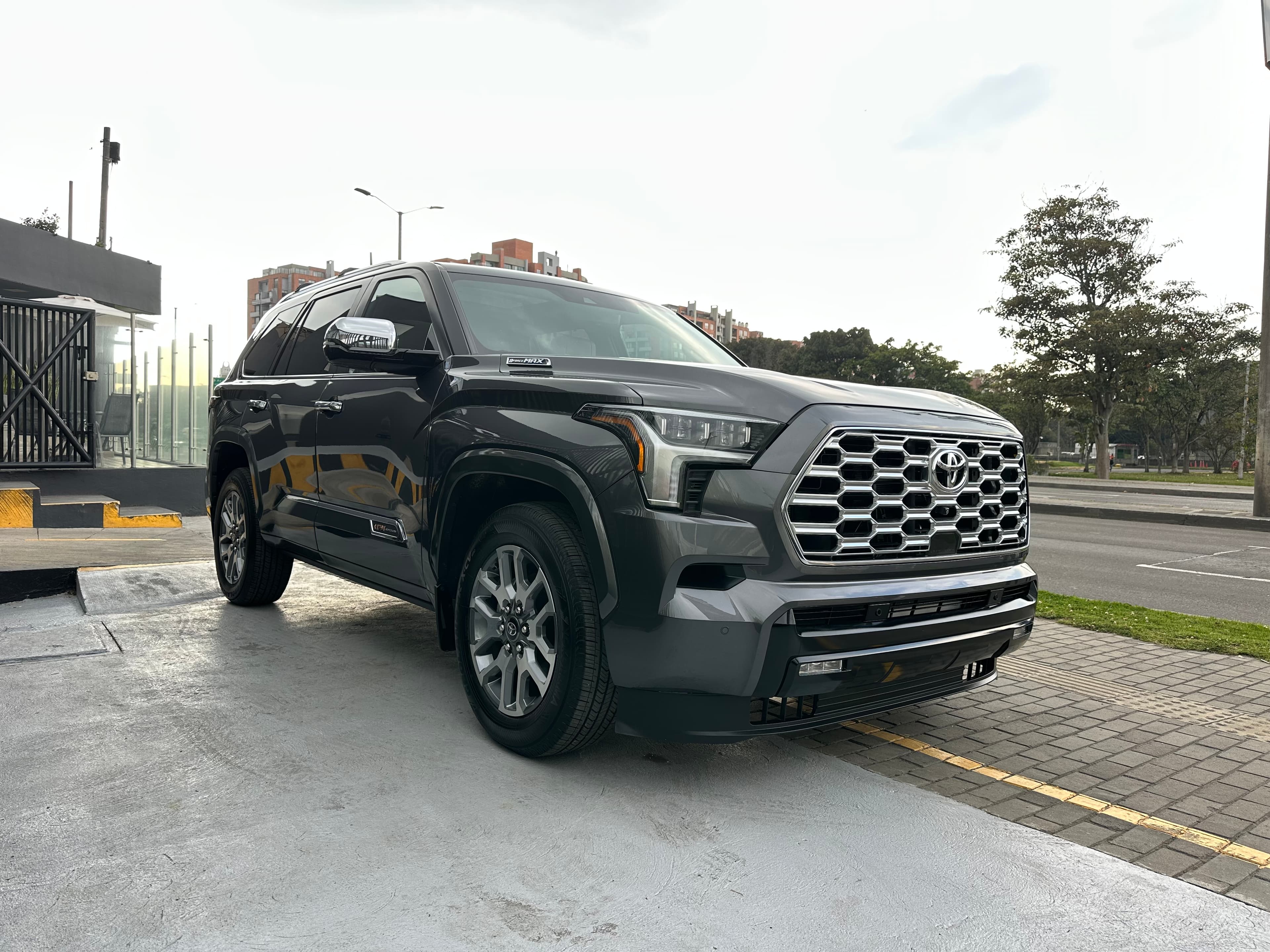 Toyota Sequoia 1794 Modelo 2026 3