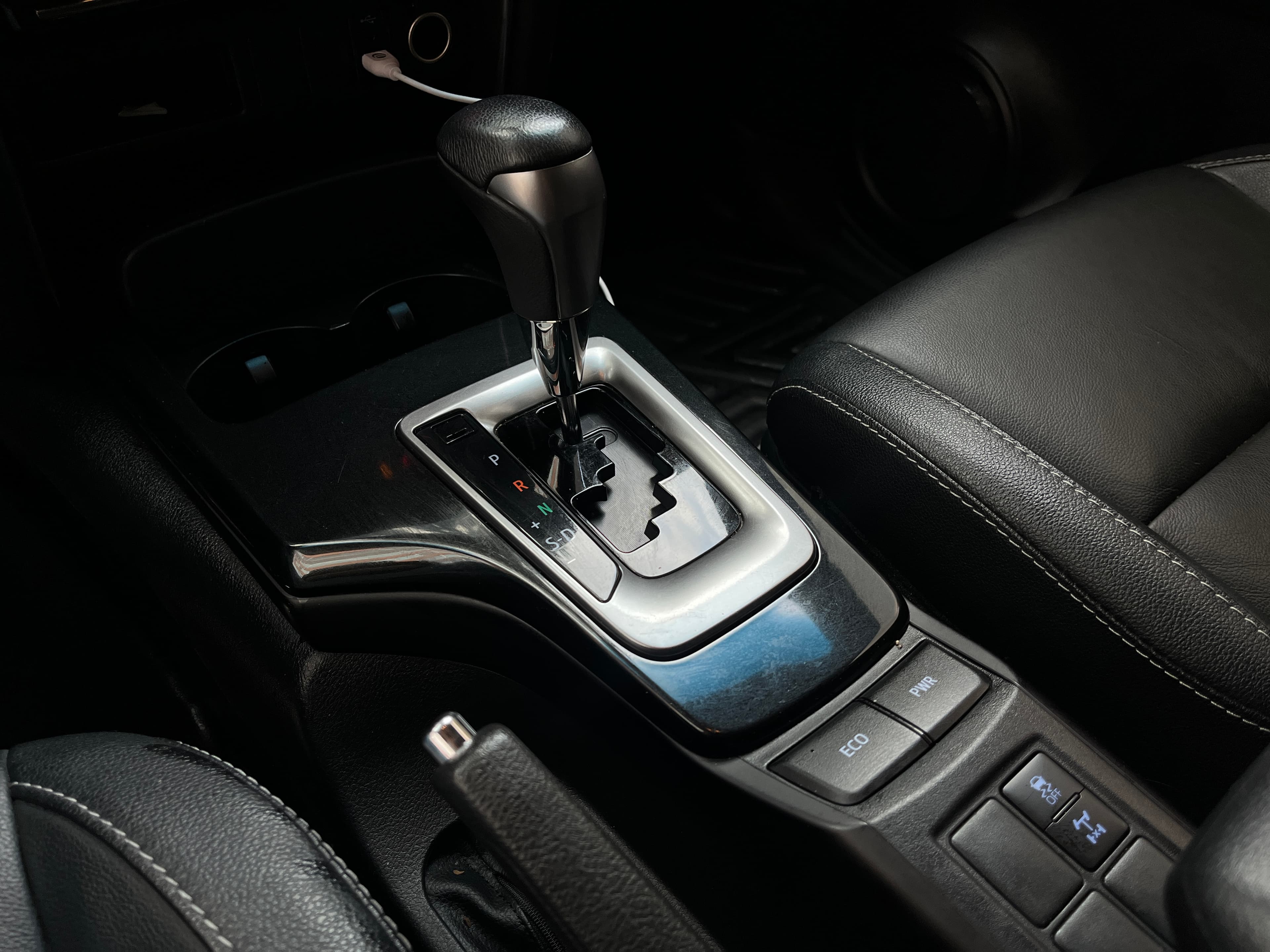 Toyota Fortuner SR Modelo 2023 12