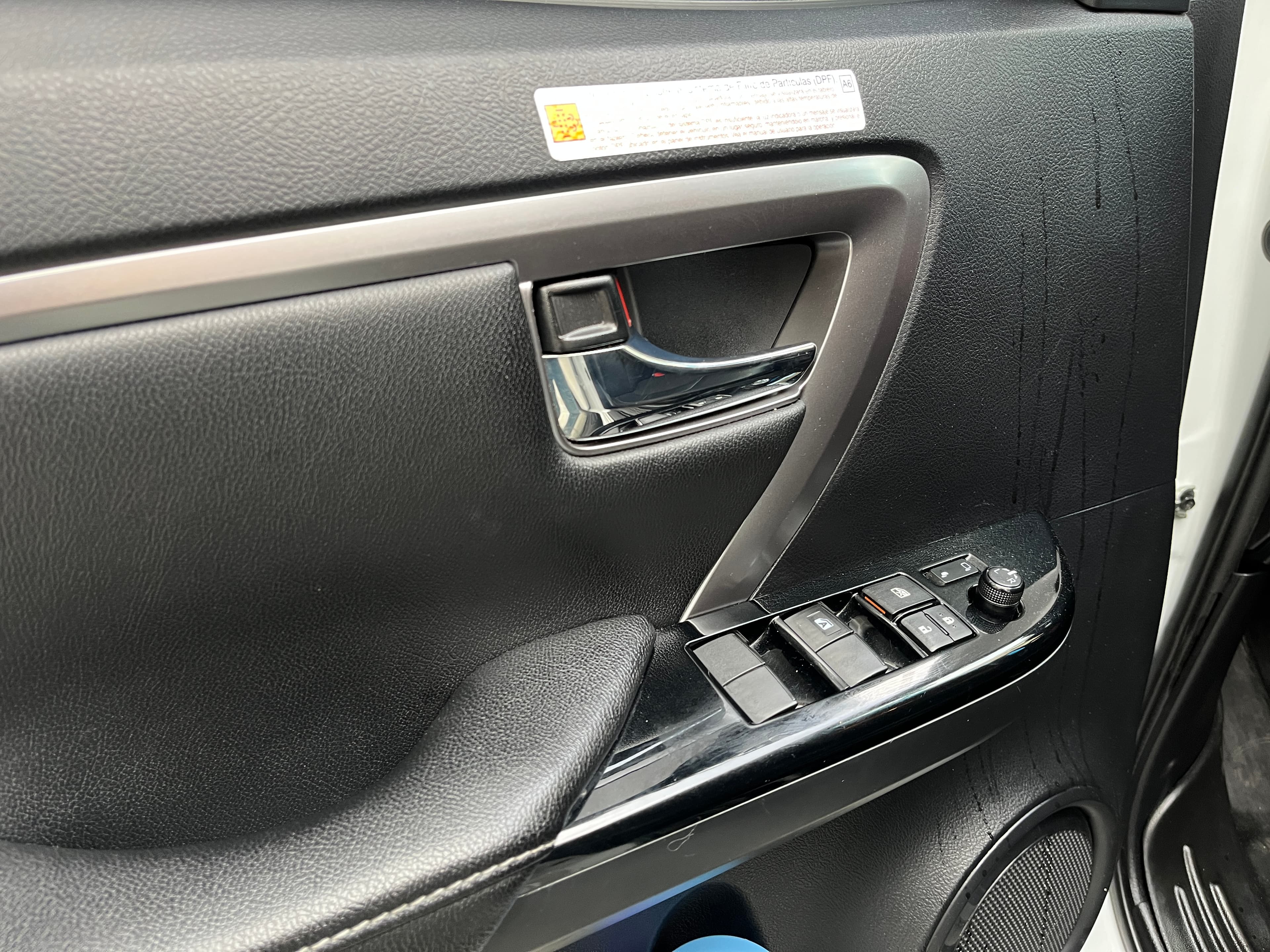 Toyota Fortuner SR Modelo 2023 8