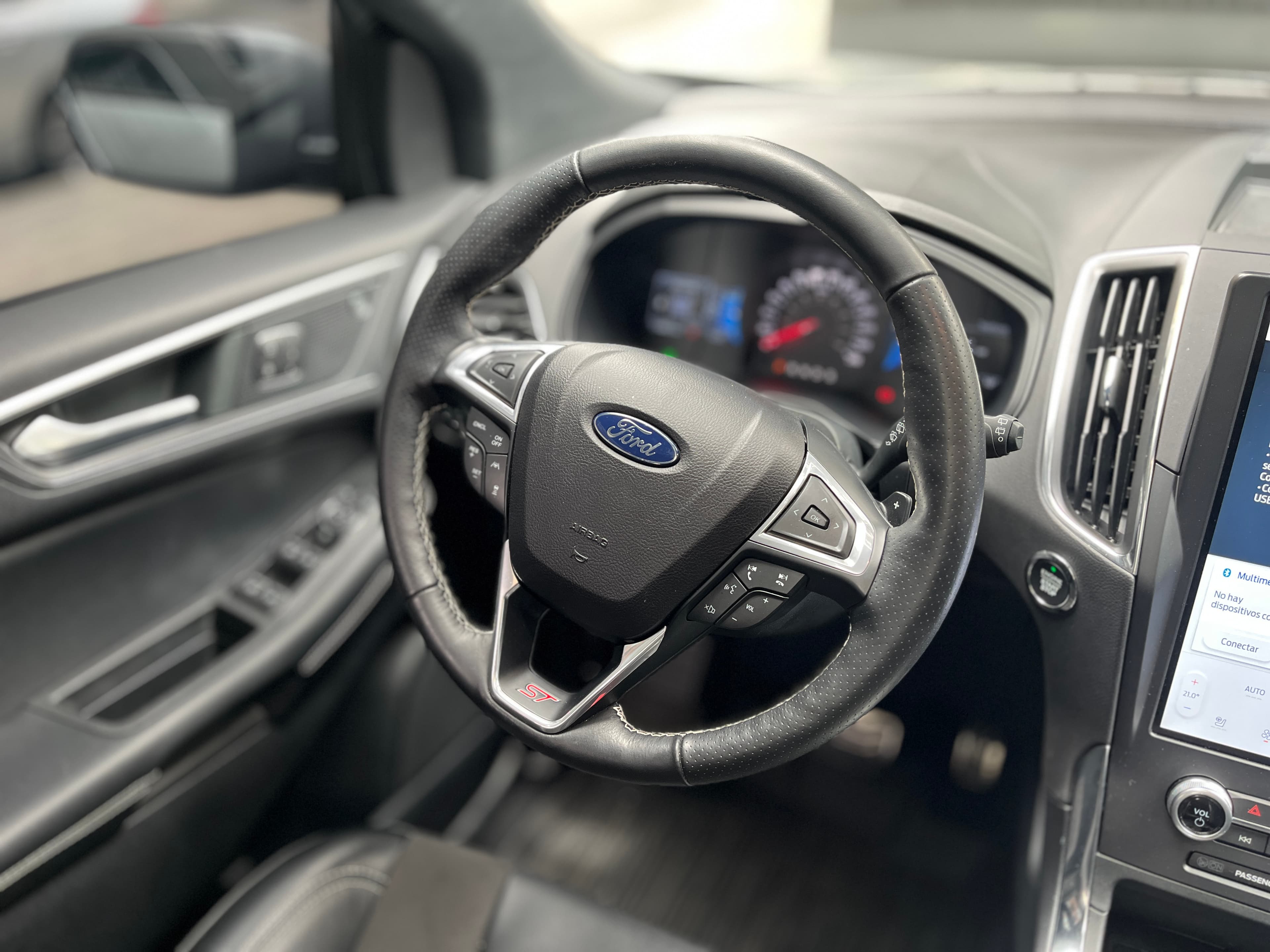 Ford Edge ST Modelo 2022 13