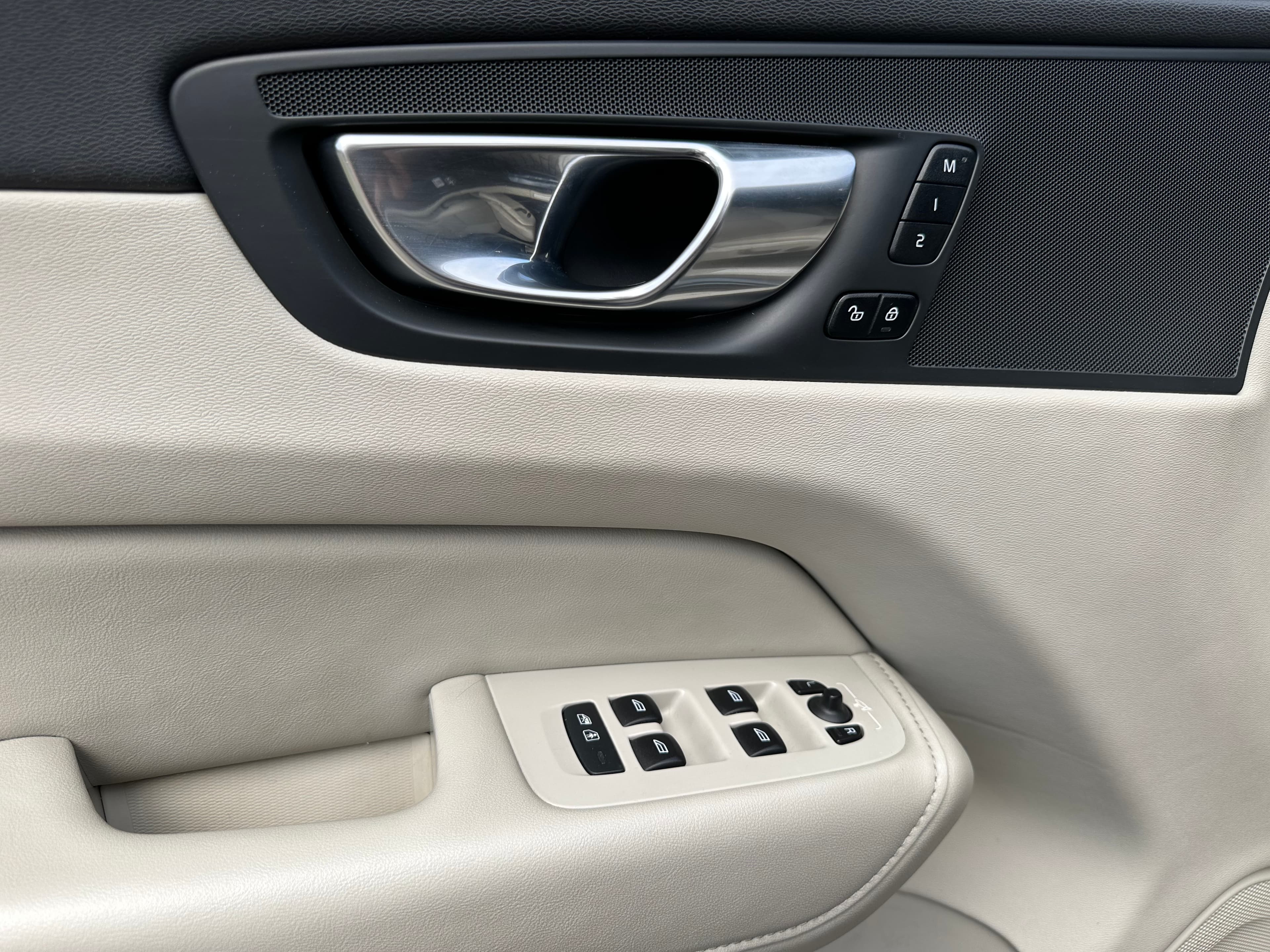 Volvo XC60 B5 Modelo 2023 11