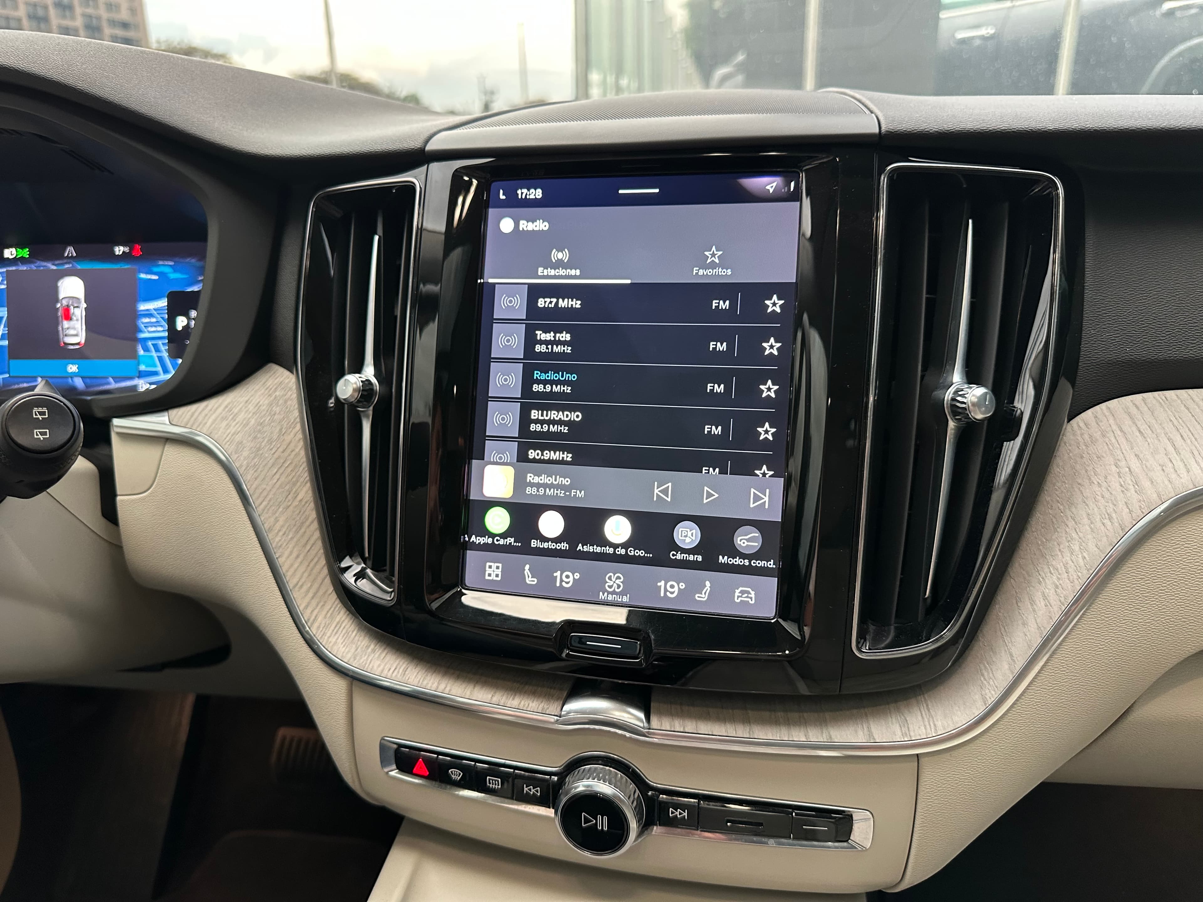 Volvo XC60 B5 Modelo 2023 17