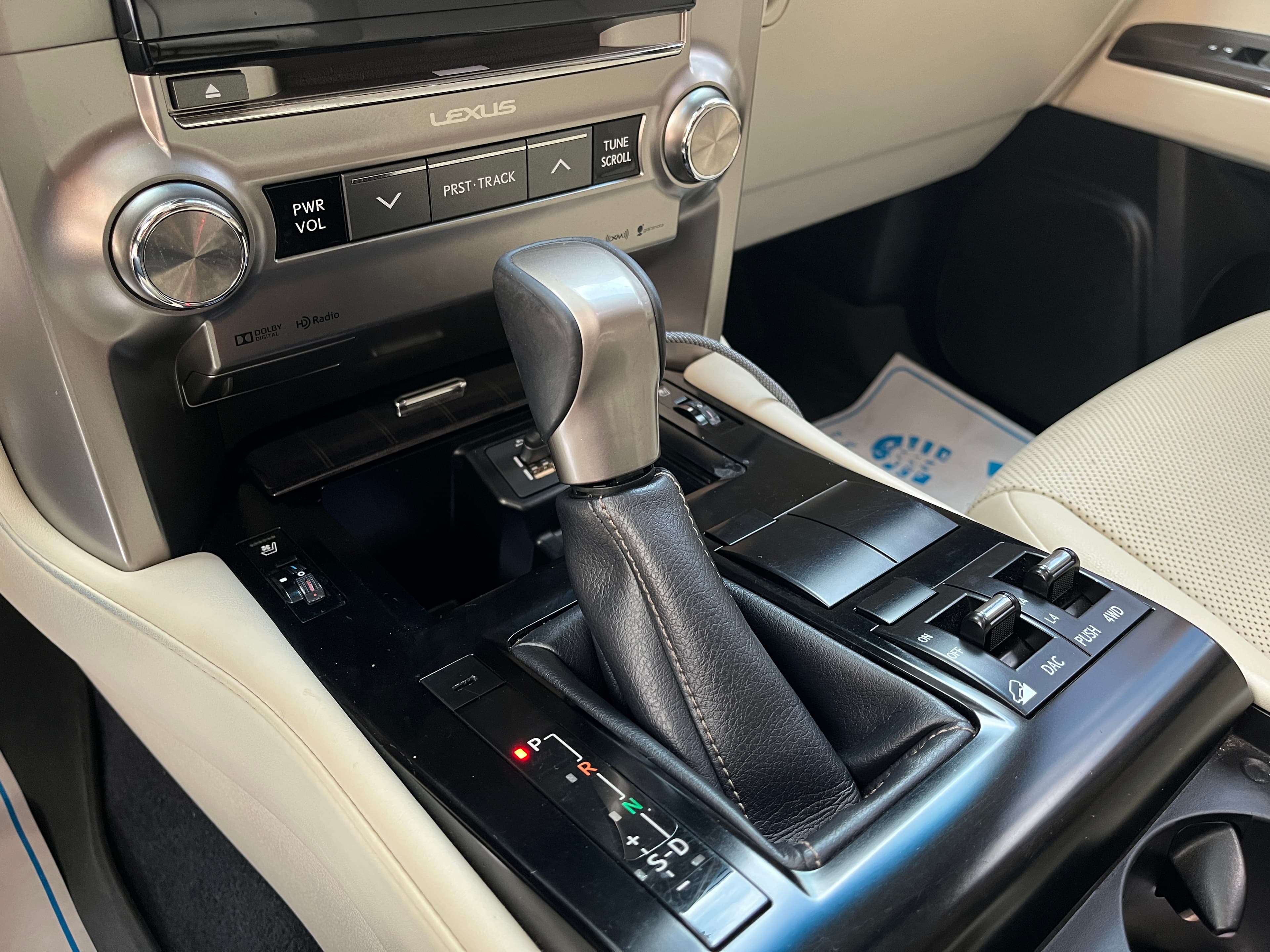Lexus GX460 Modelo 2020 12