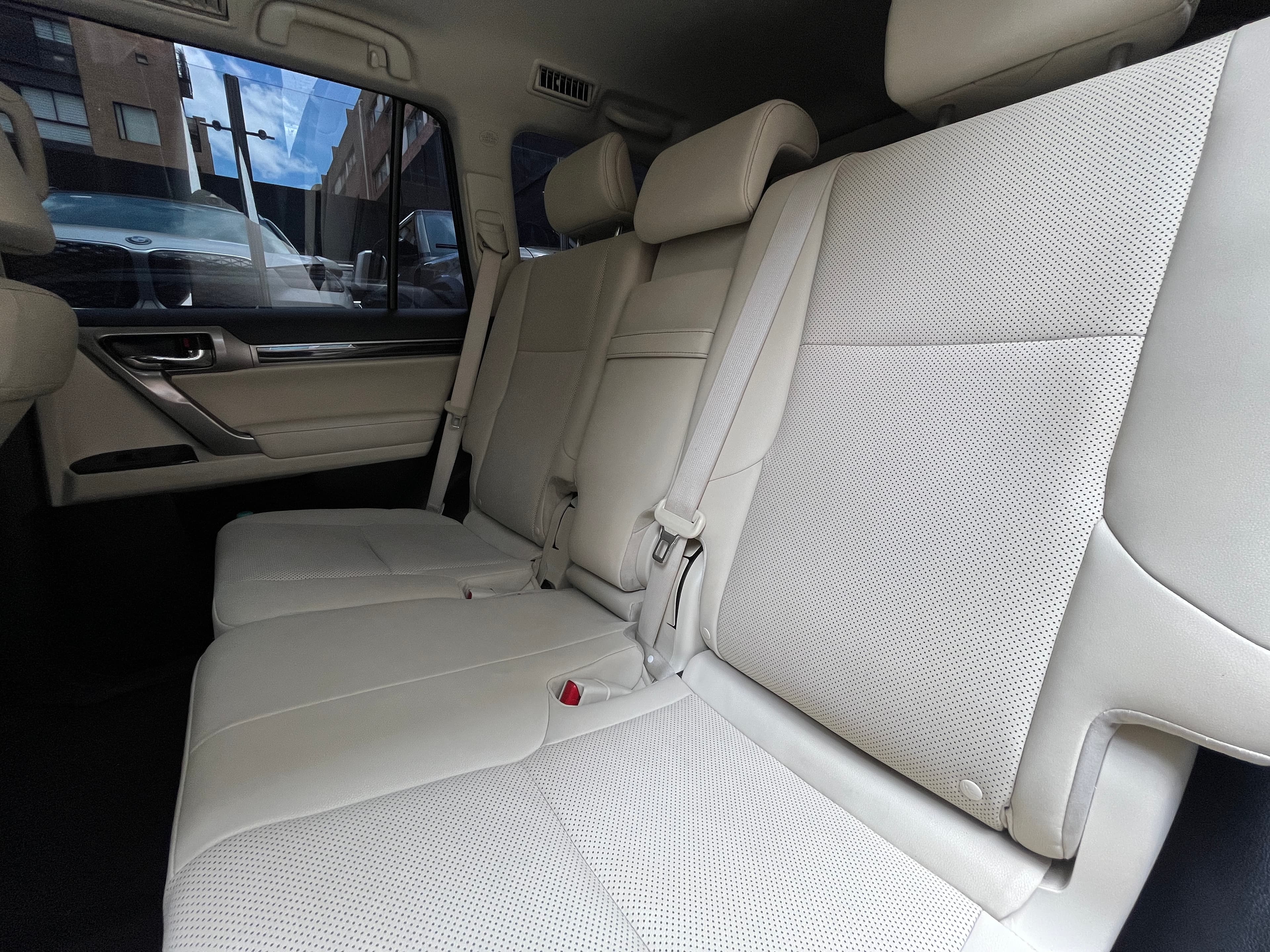 Lexus GX460 Modelo 2020 17
