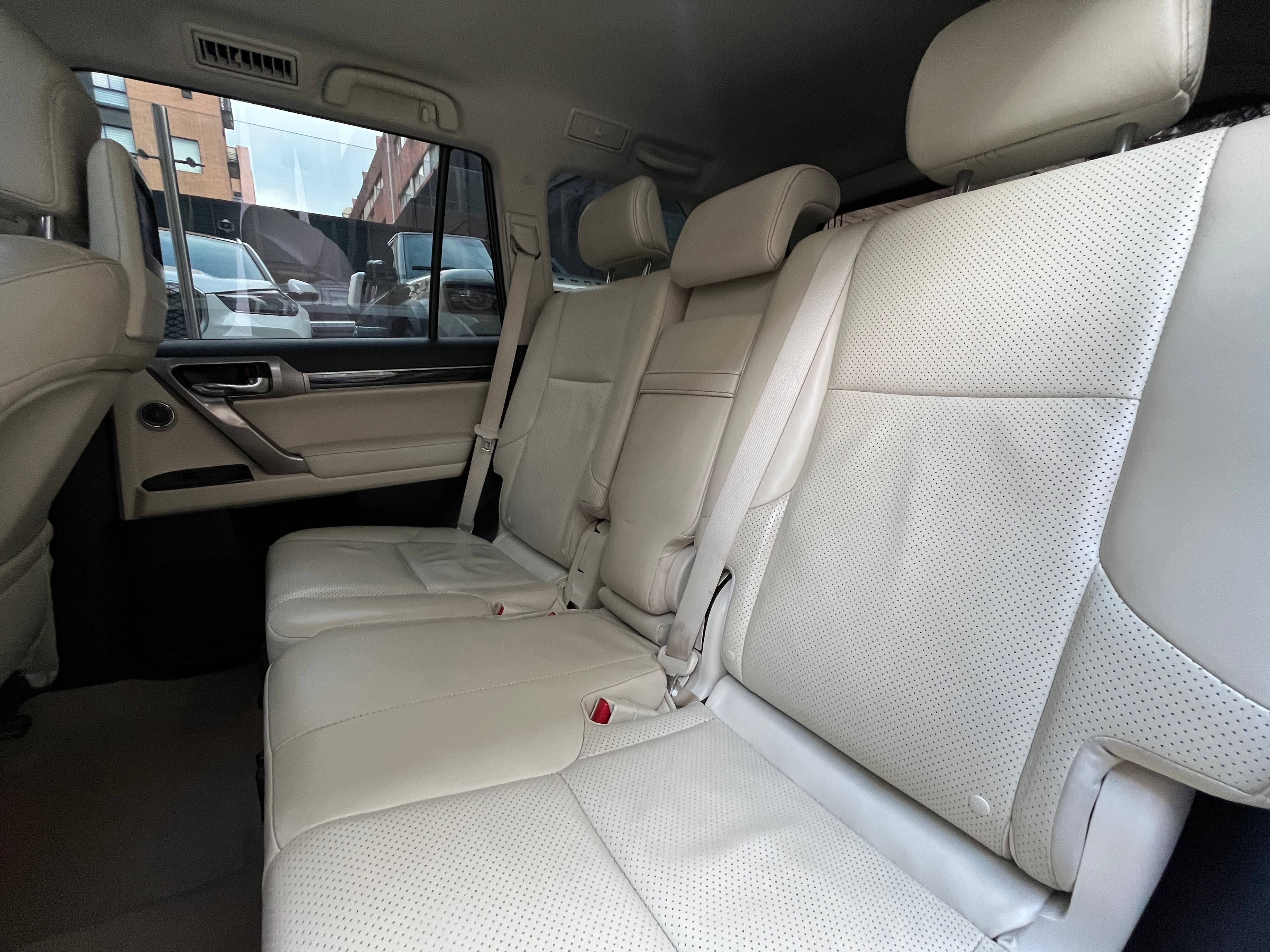 Lexus GX460 Modelo 2021 17