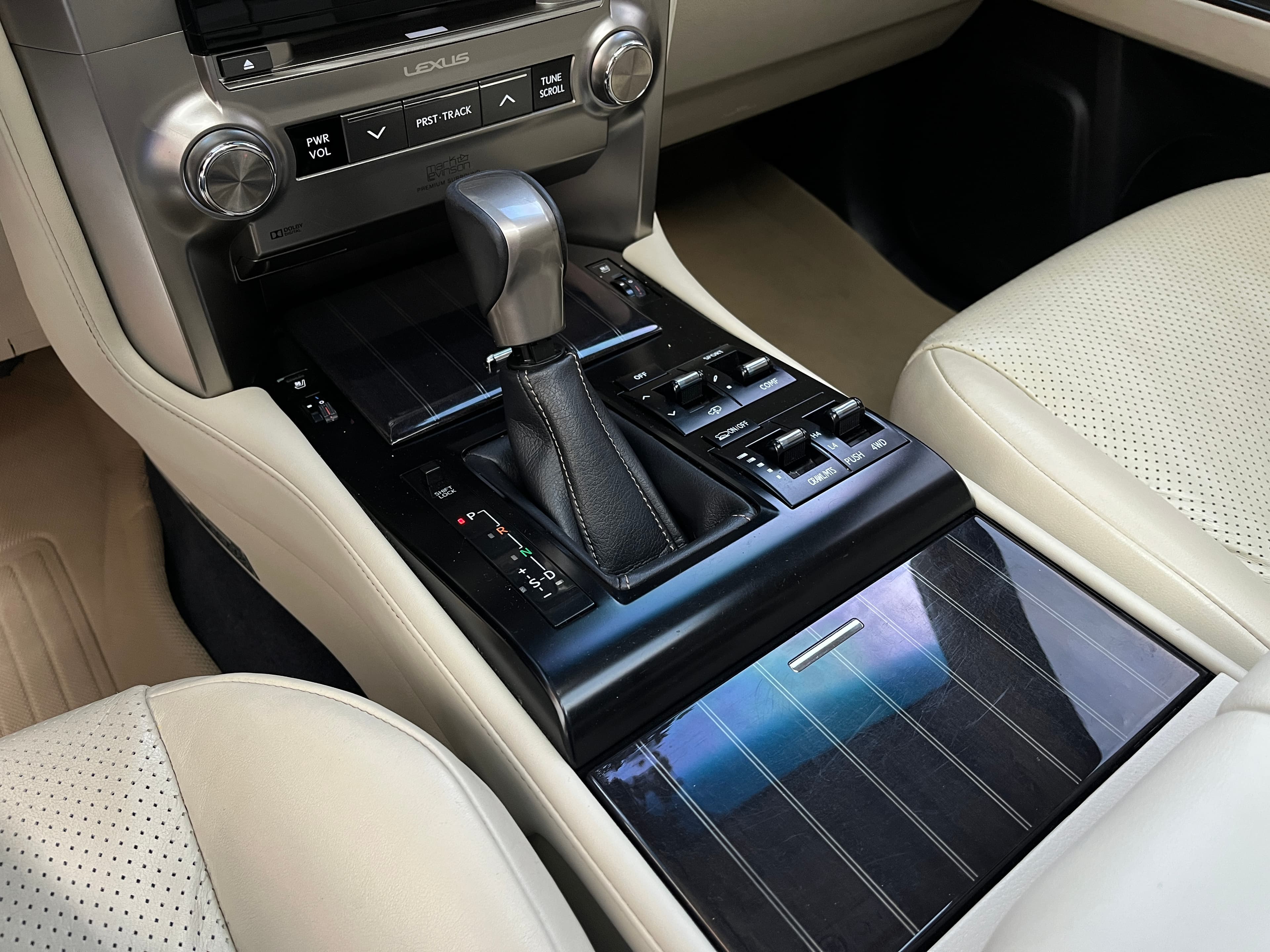 Lexus GX460 Modelo 2021 12