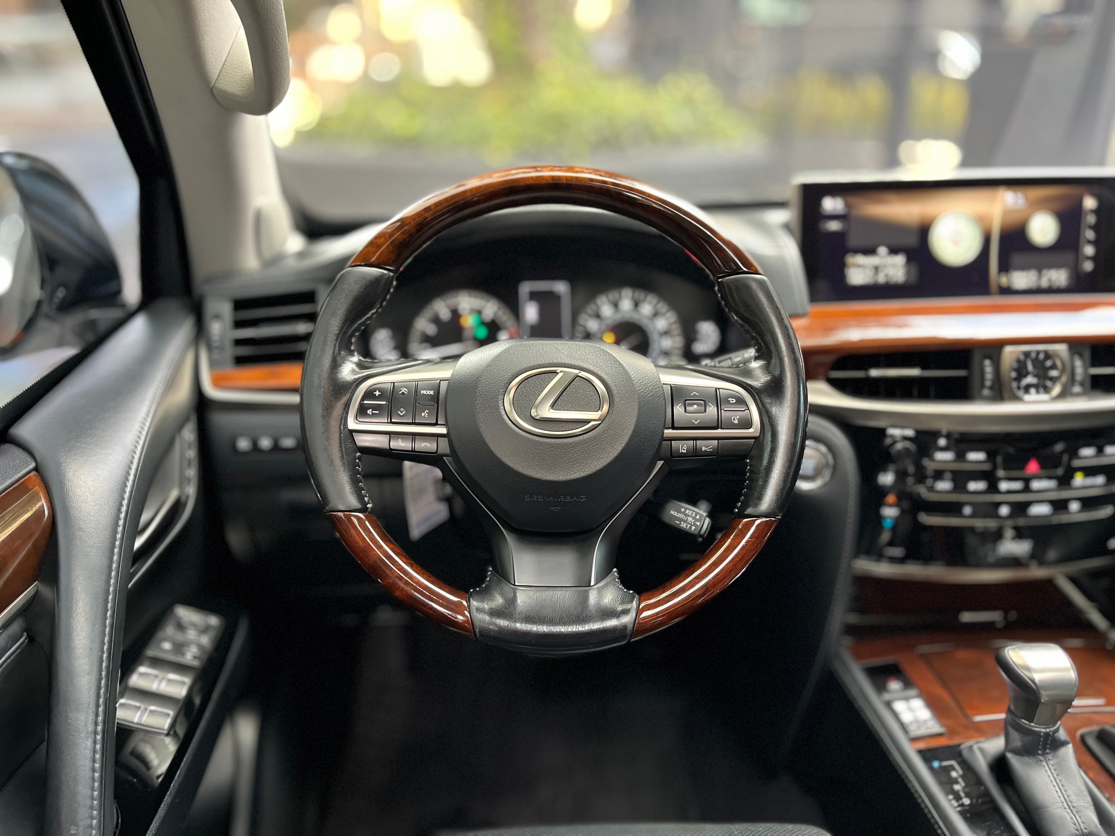 Lexus LX570 BLINDADA Modelo 2016 16