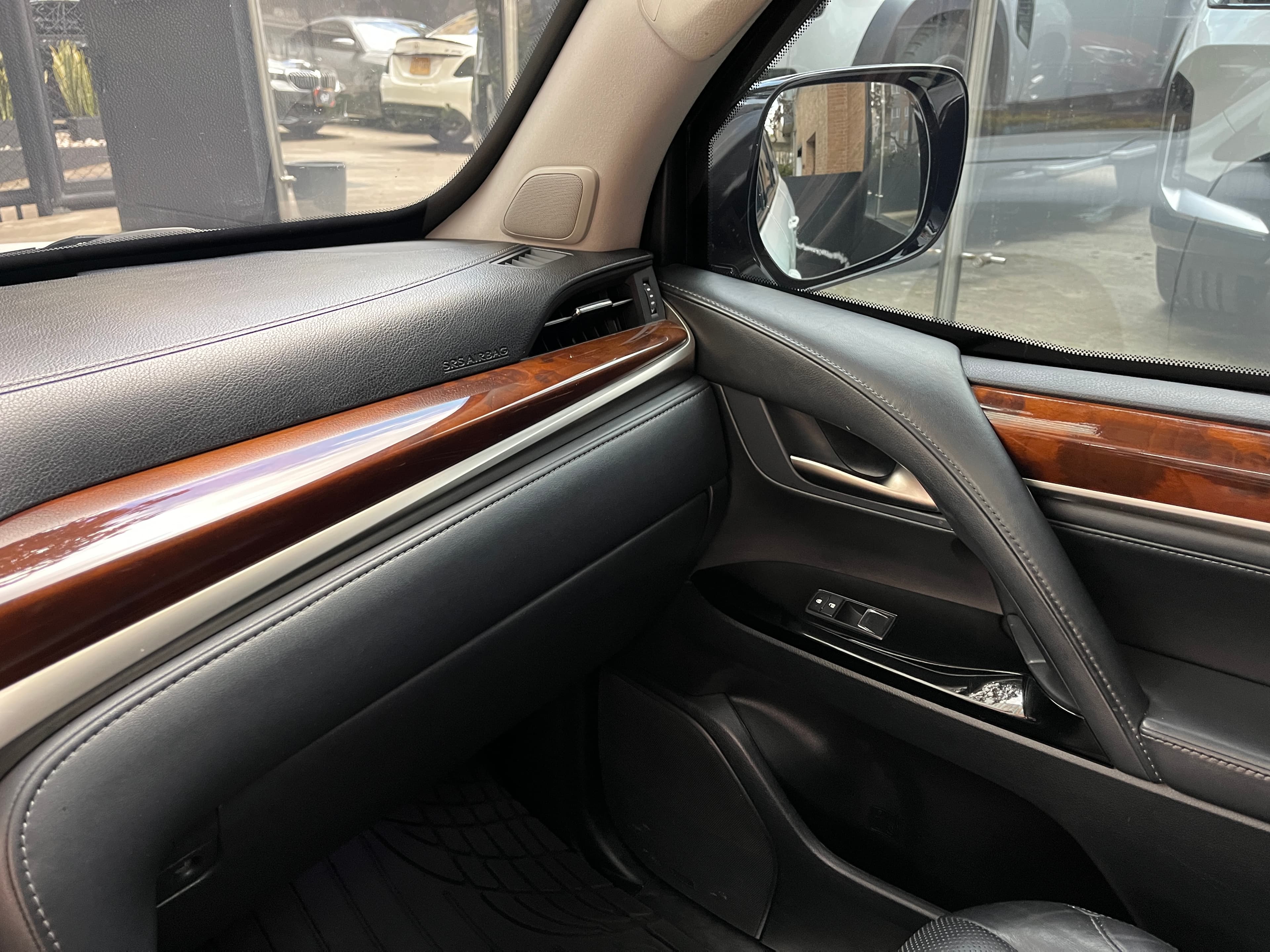 Lexus LX570 BLINDADA Modelo 2016 10