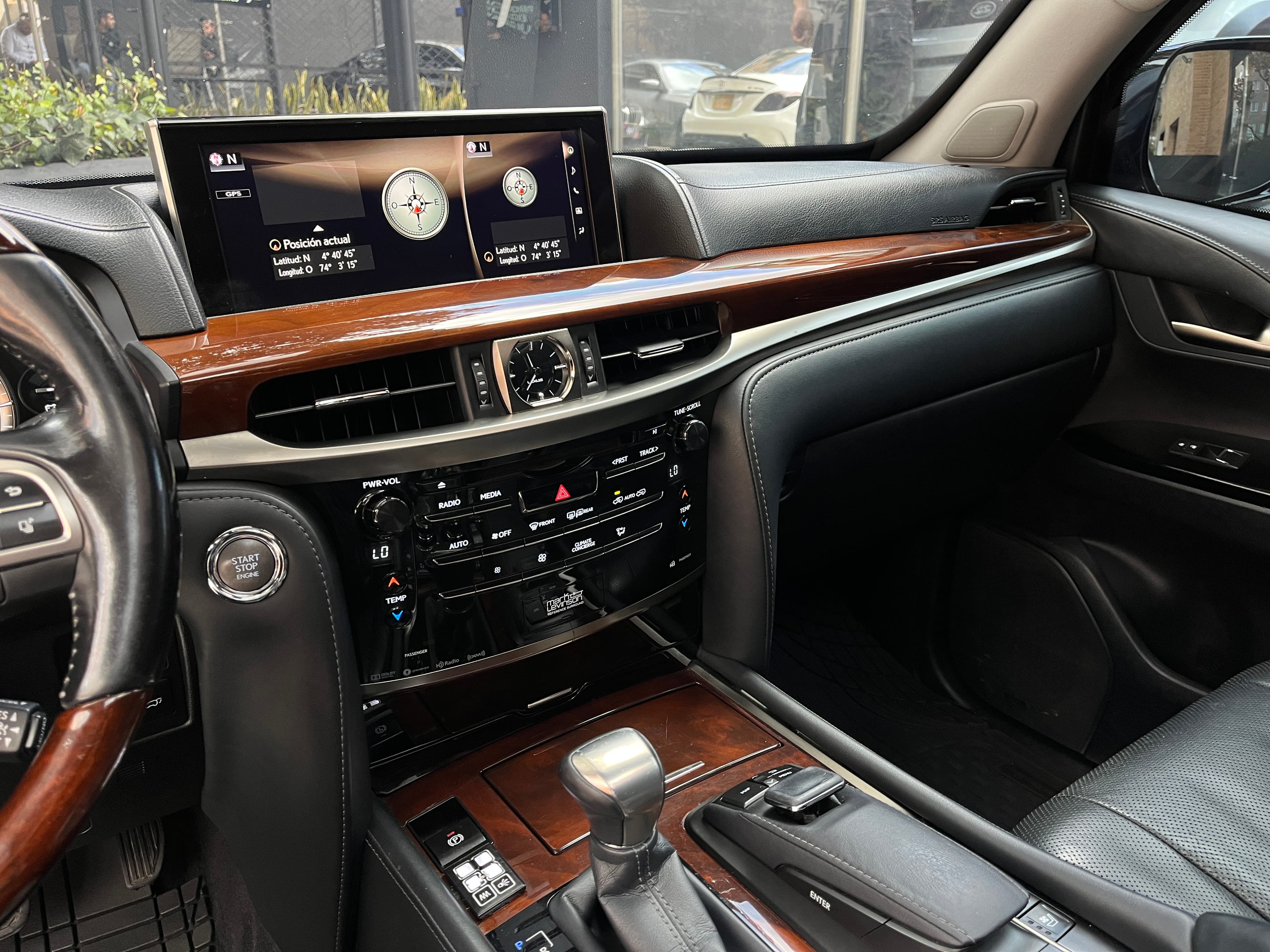 Lexus LX570 BLINDADA Modelo 2016 11