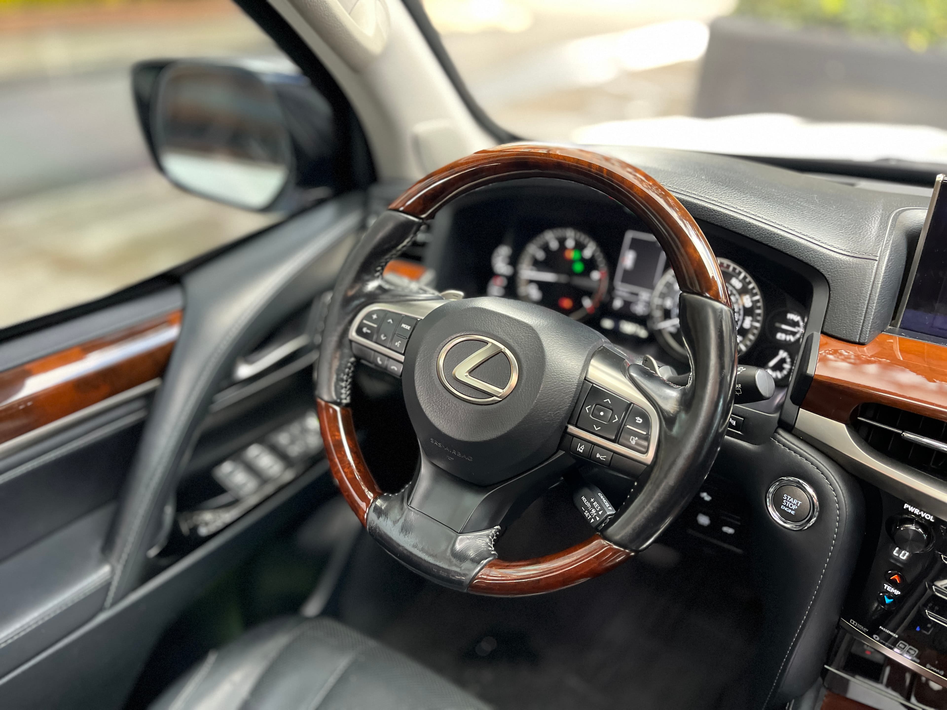 Lexus LX570 BLINDADA Modelo 2016 15